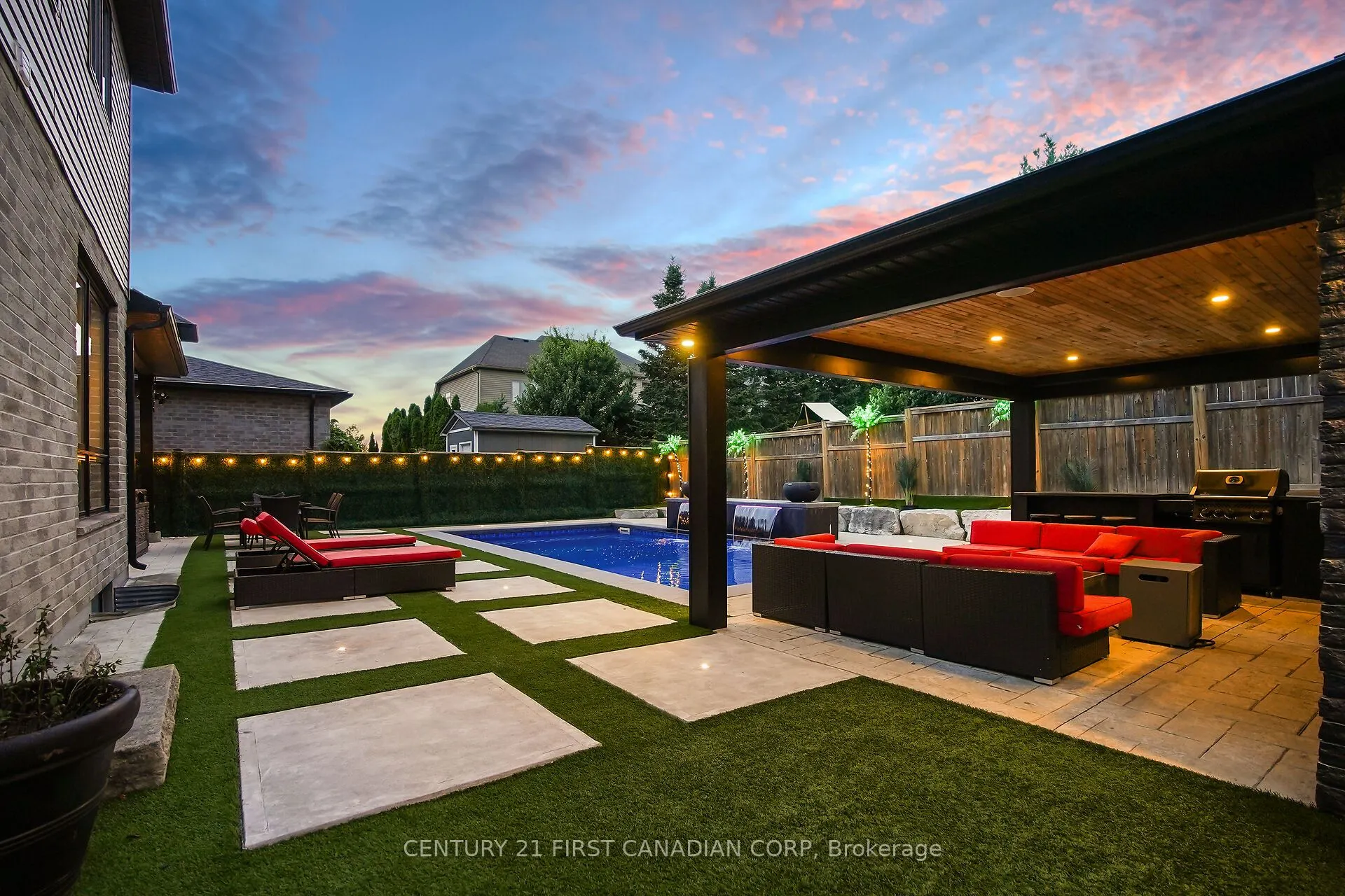 90 Pebblecreek Walk W