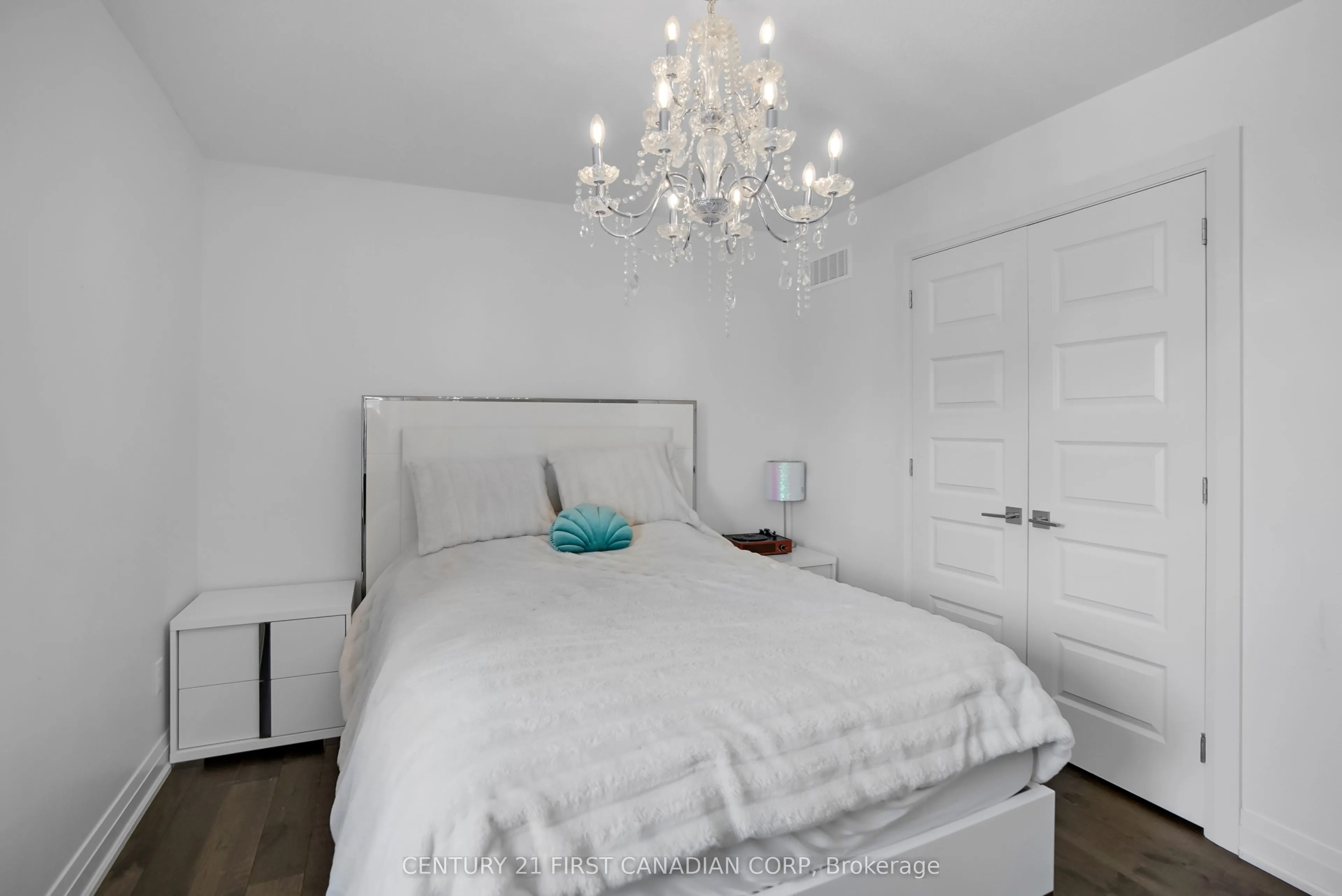 90 Pebblecreek Walk W