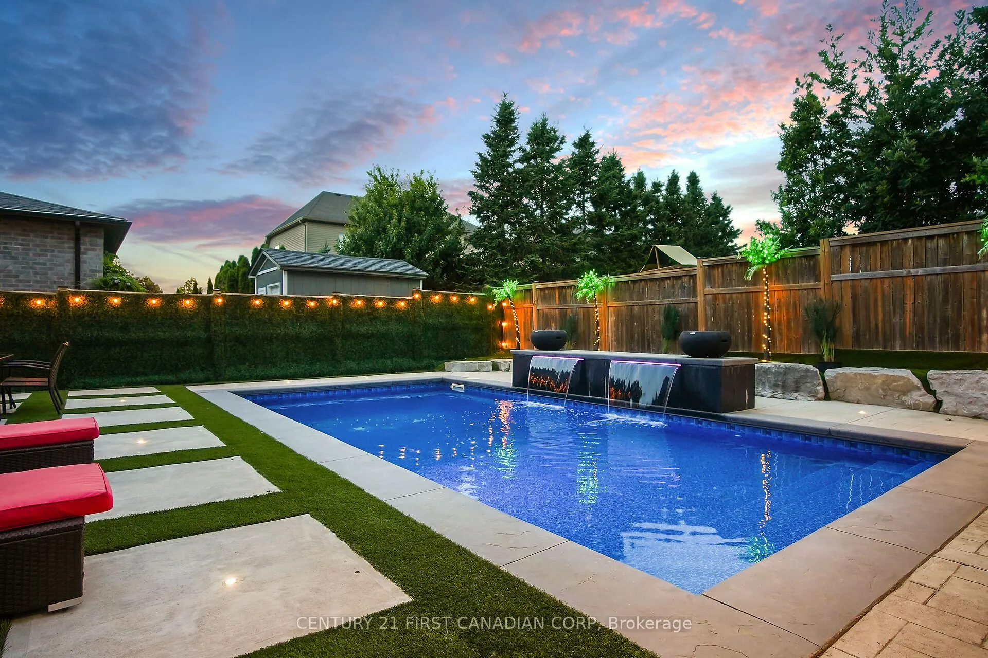 90 Pebblecreek Walk W