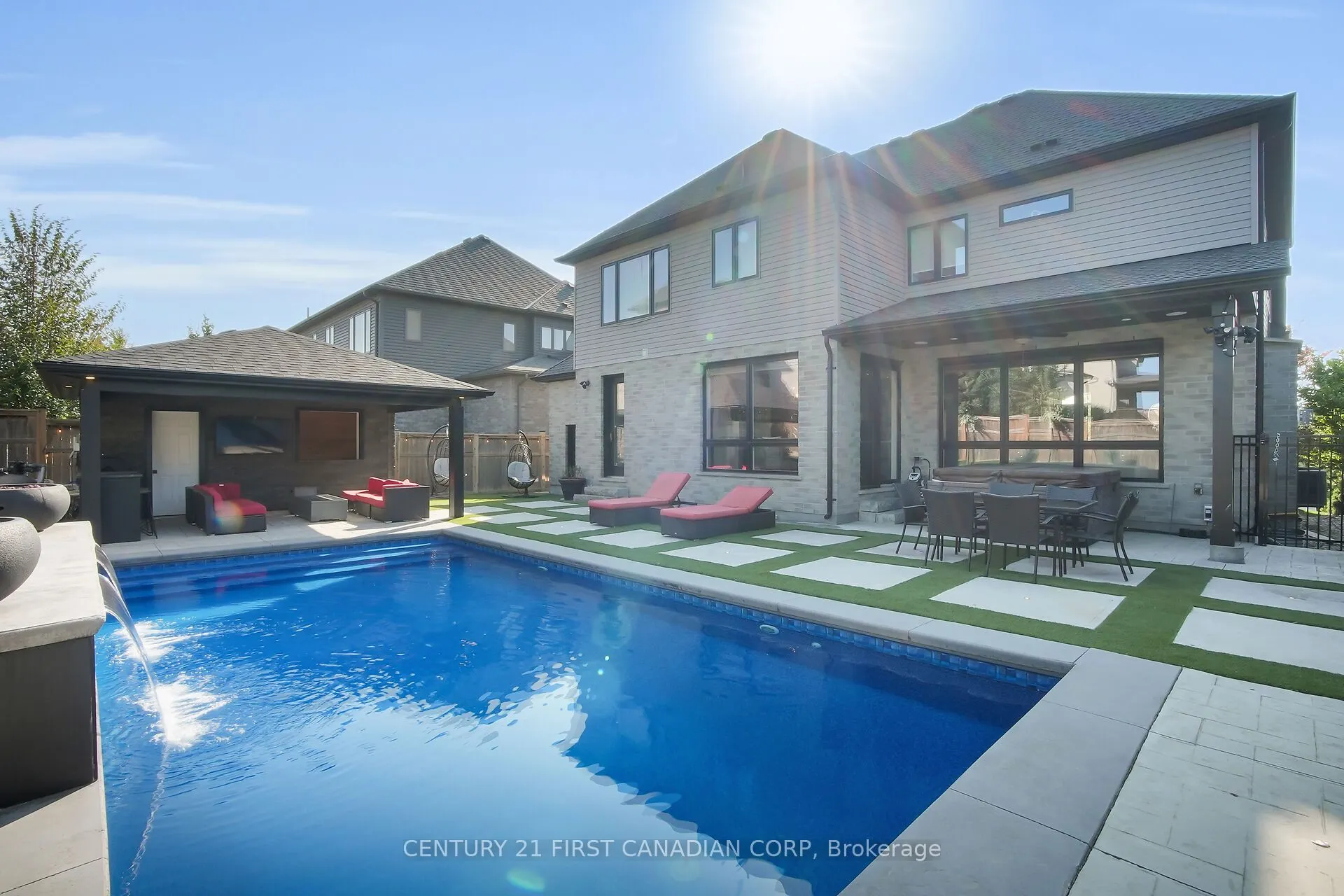 90 Pebblecreek Walk W