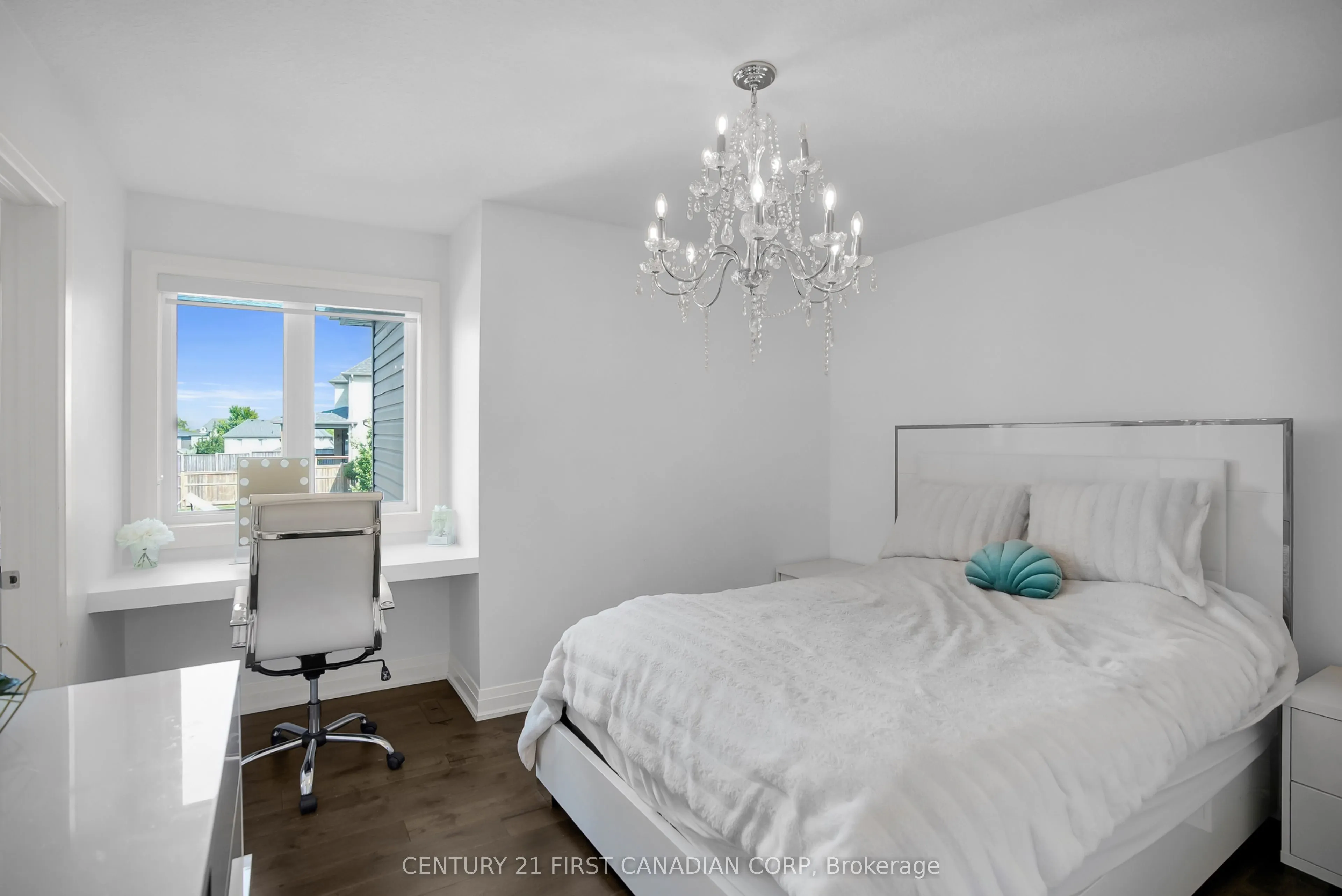 90 Pebblecreek Walk W