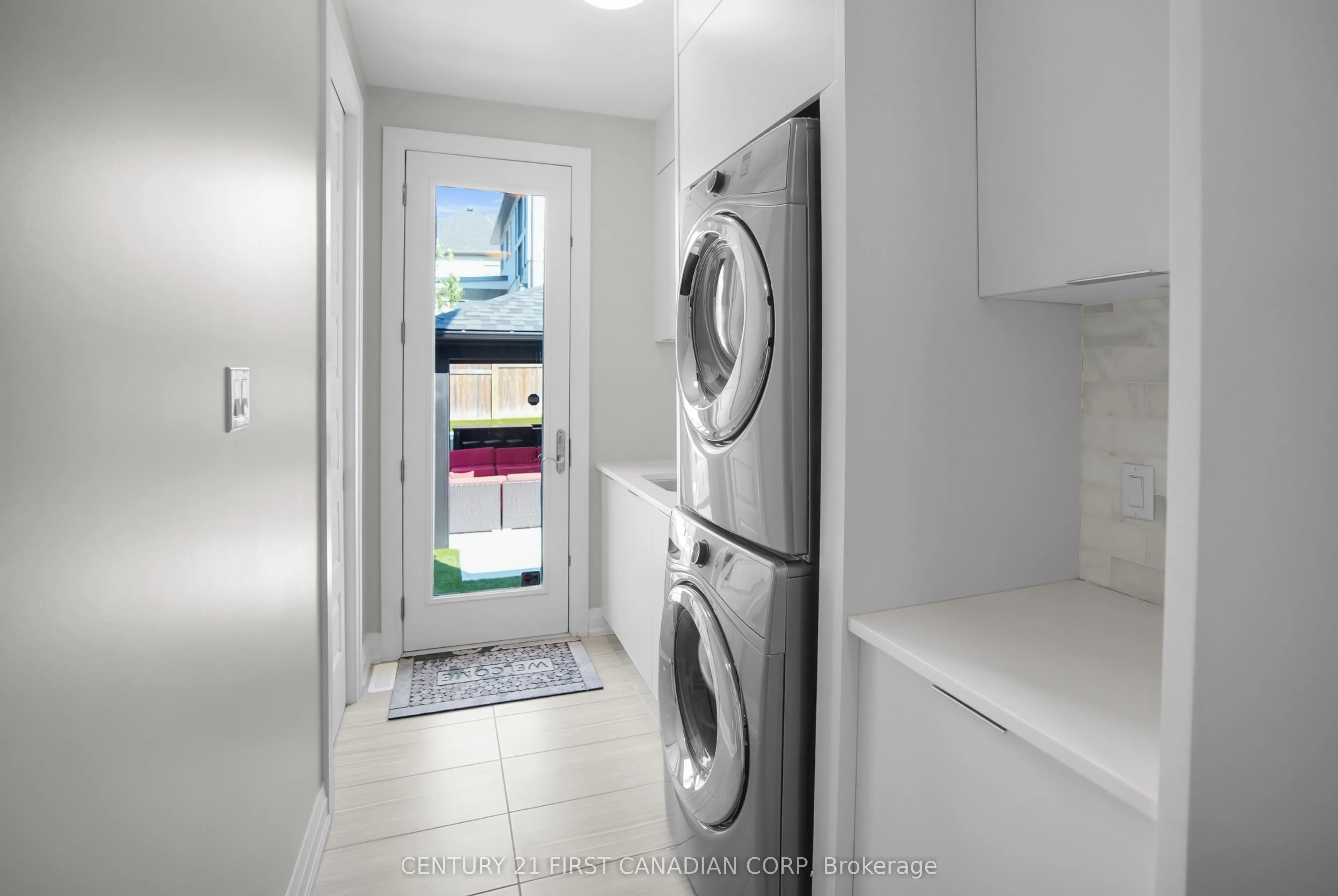 90 Pebblecreek Walk W