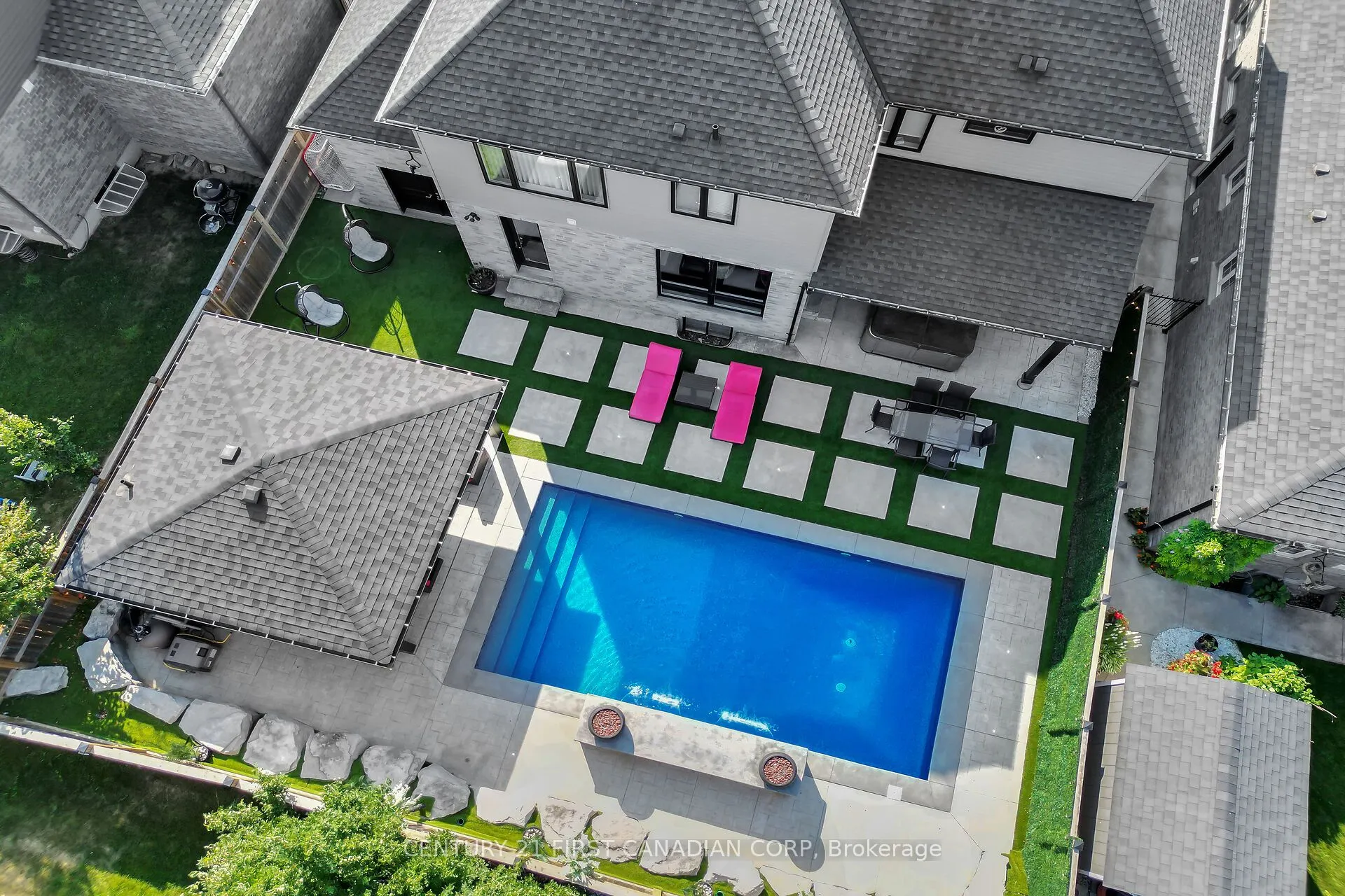90 Pebblecreek Walk W