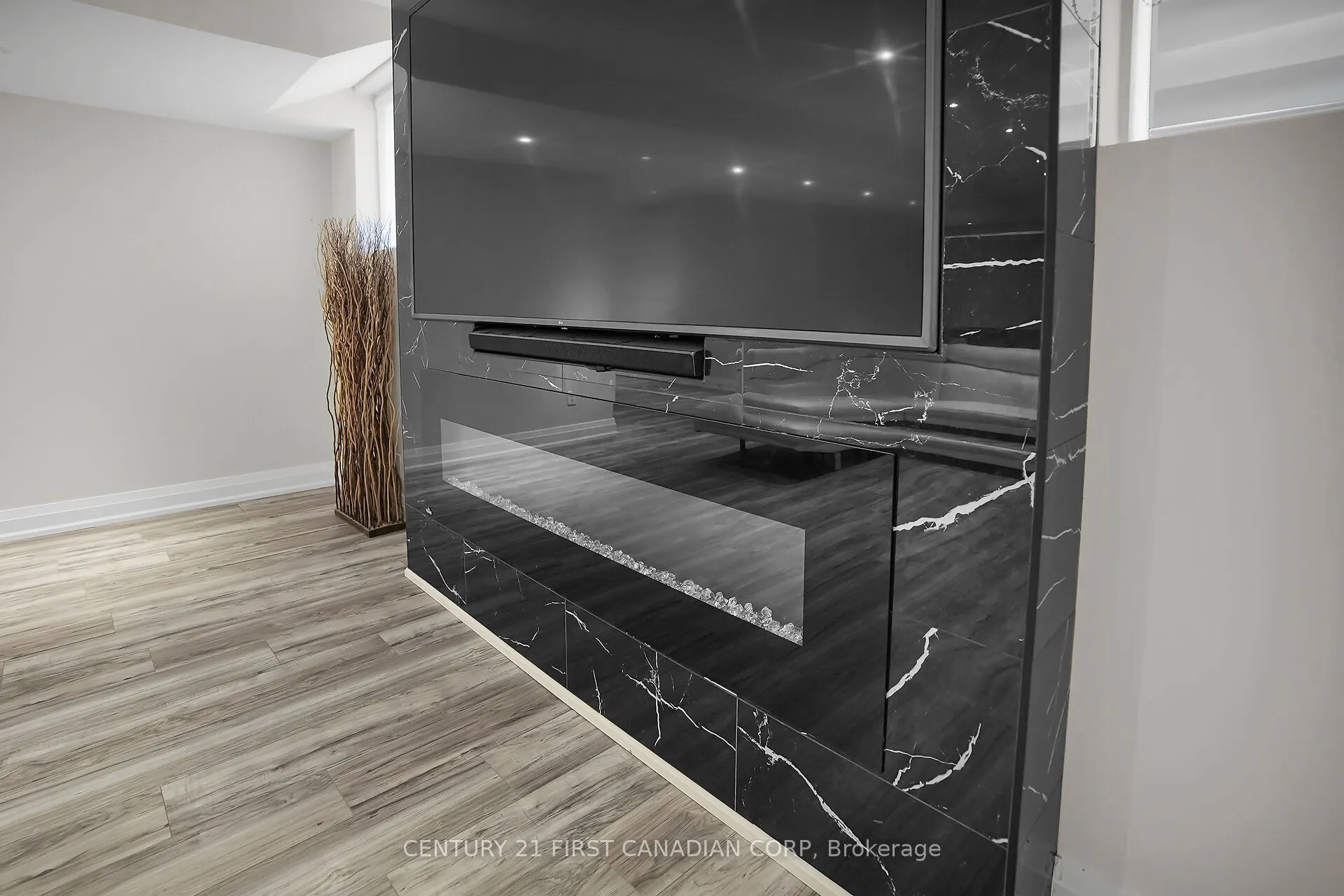 90 Pebblecreek Walk W