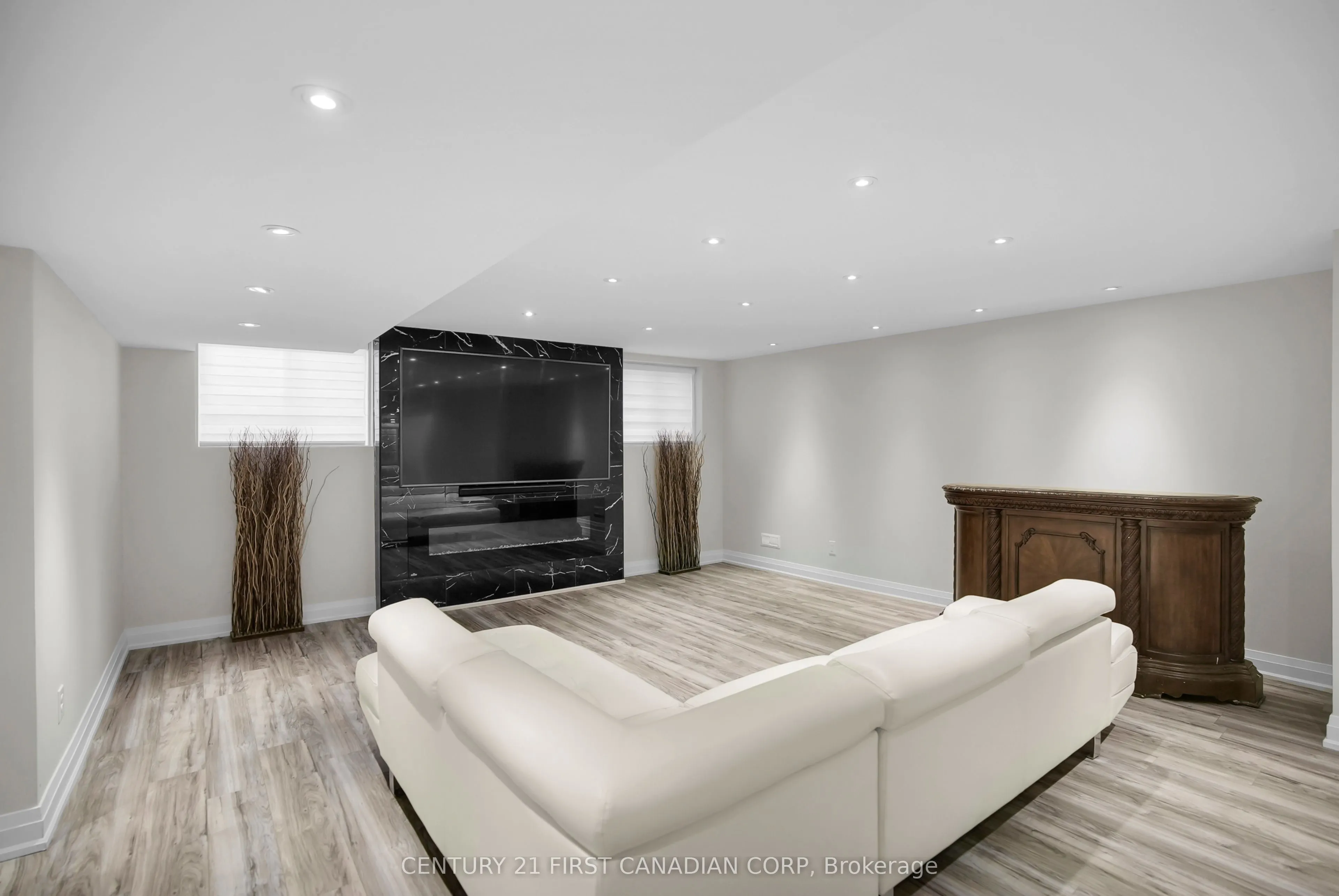 90 Pebblecreek Walk W