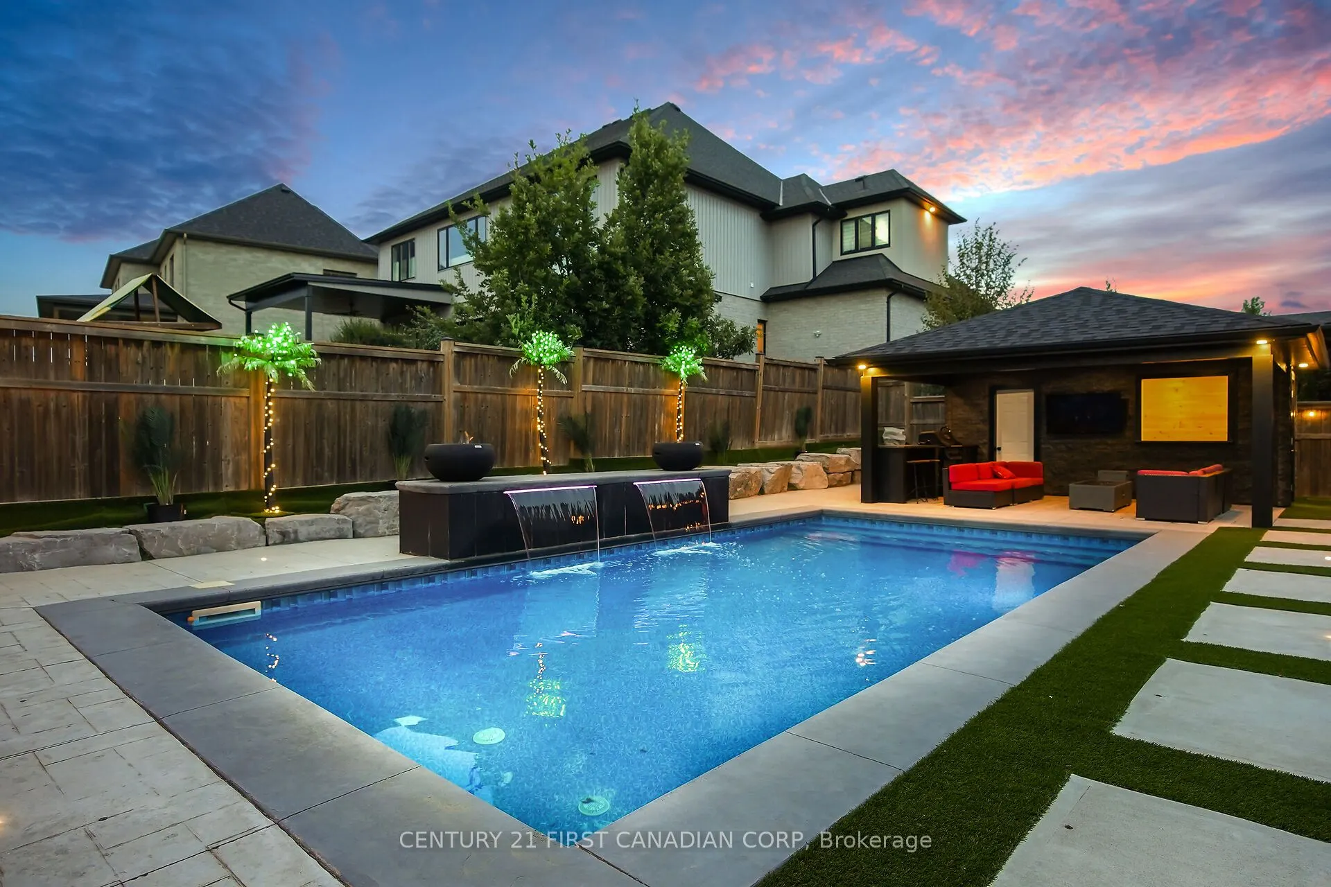 90 Pebblecreek Walk W
