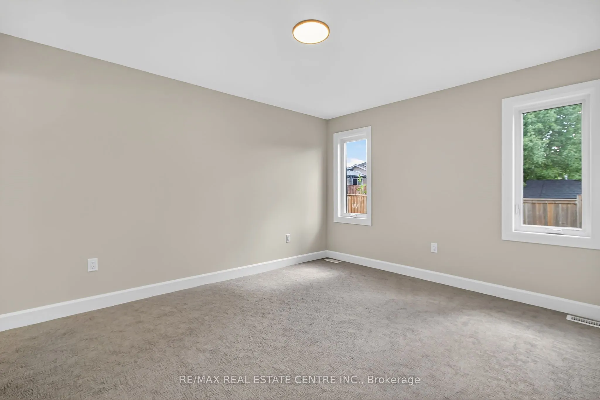 93 Moonstone Crescent
