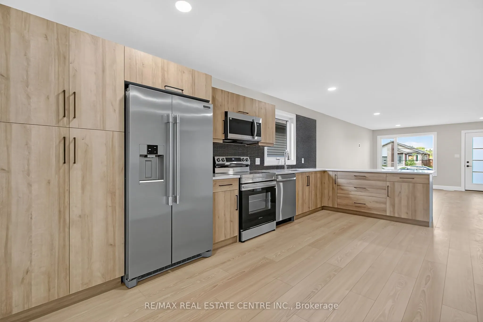 93 Moonstone Crescent