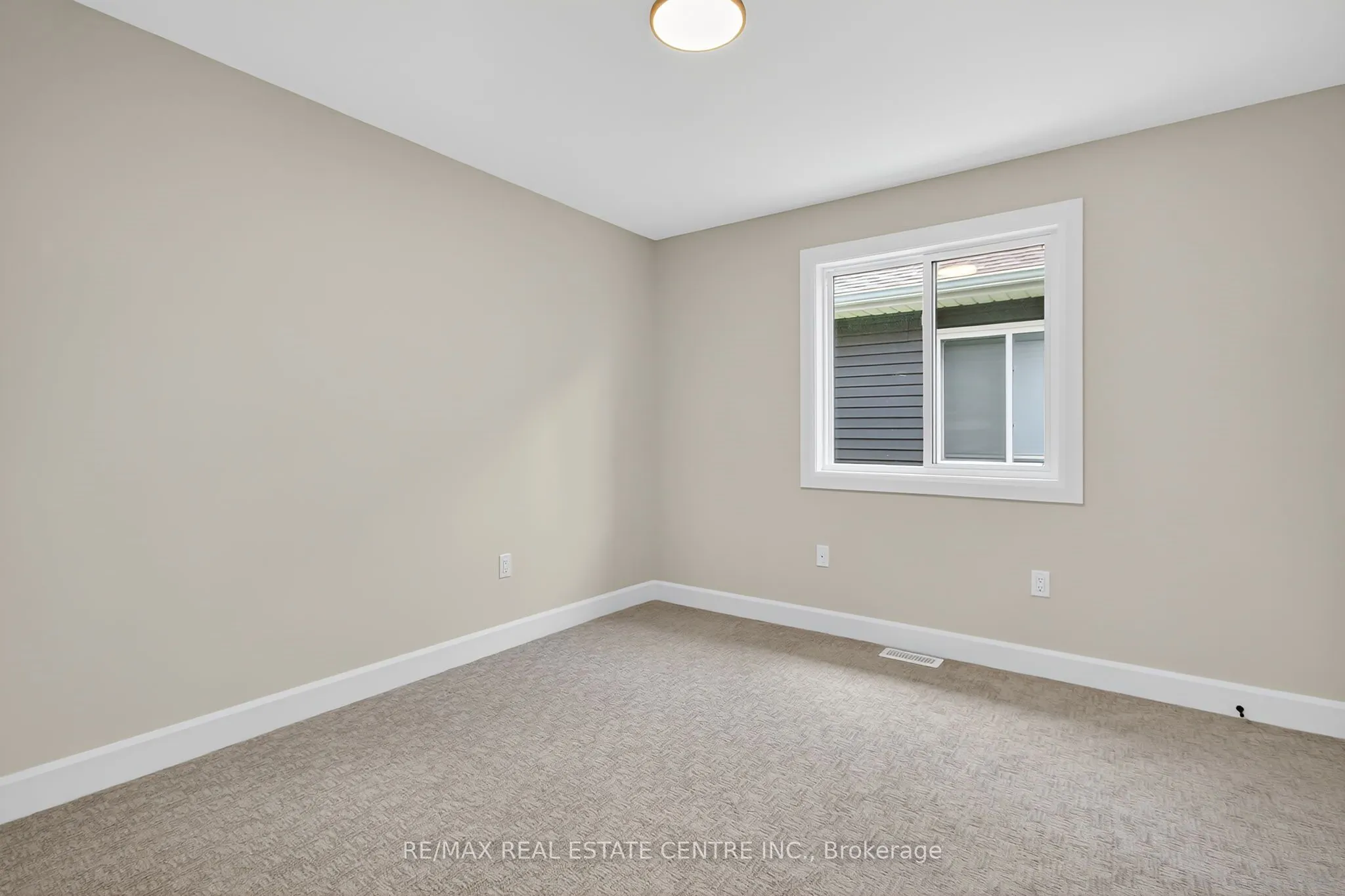 93 Moonstone Crescent