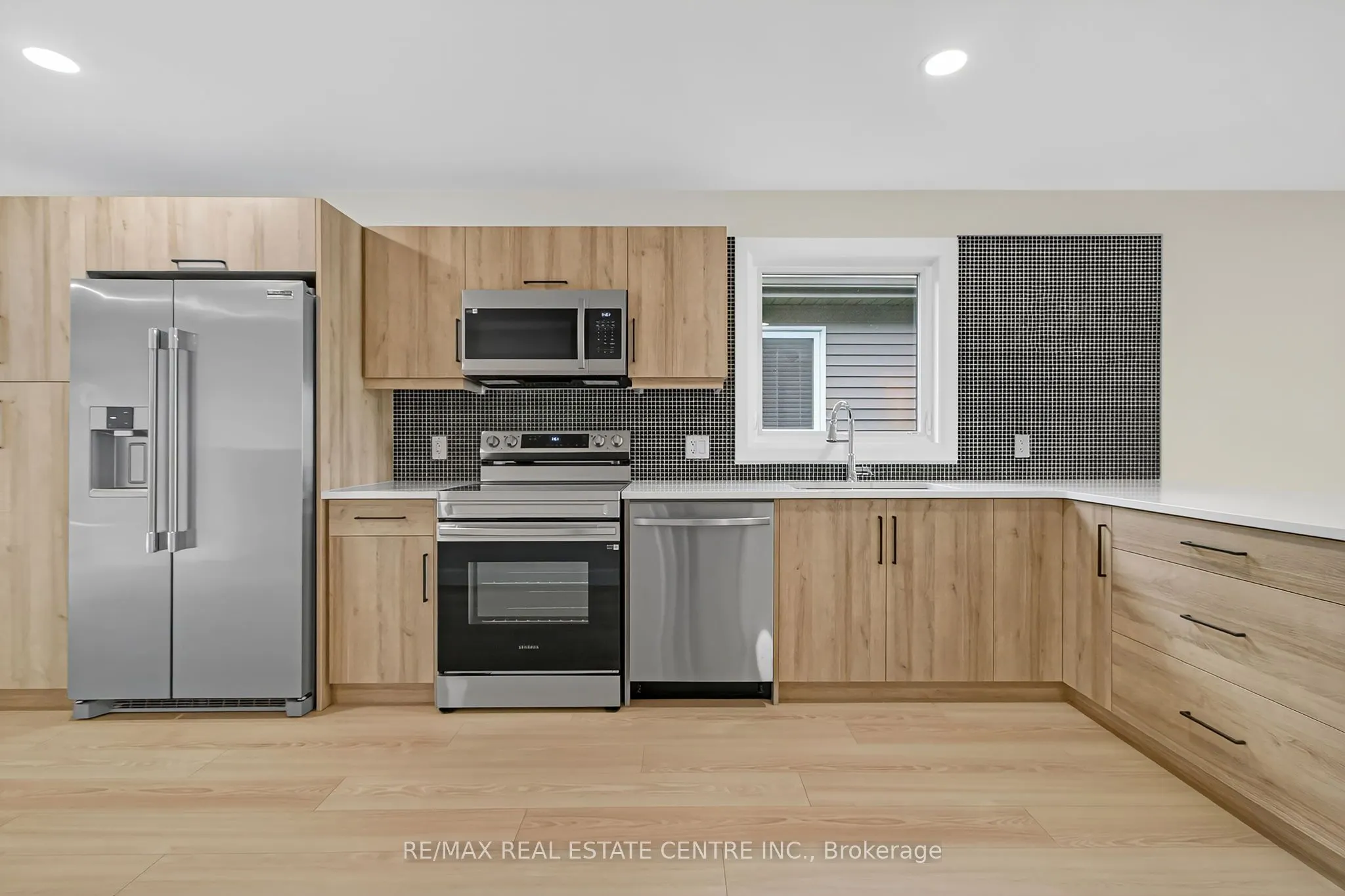 93 Moonstone Crescent