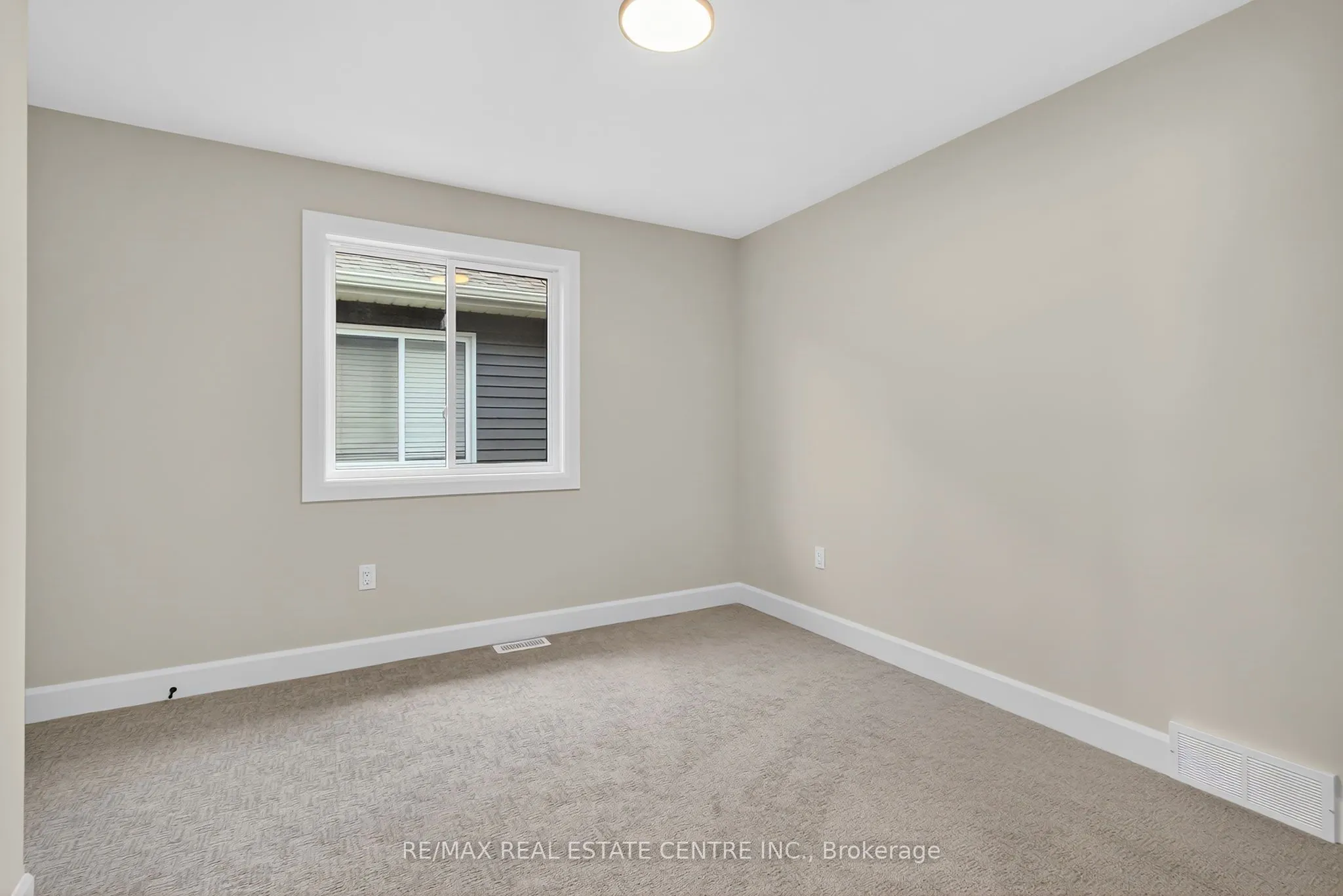 93 Moonstone Crescent