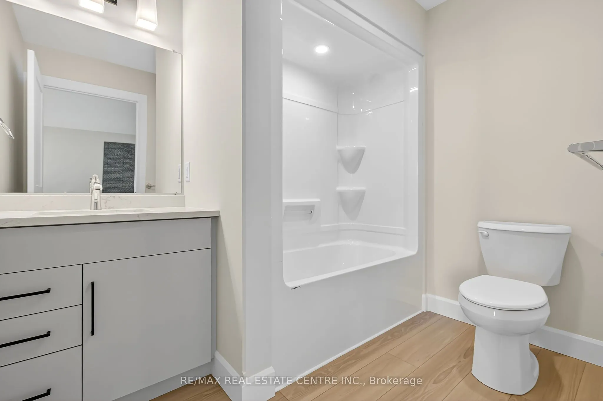 93 Moonstone Crescent