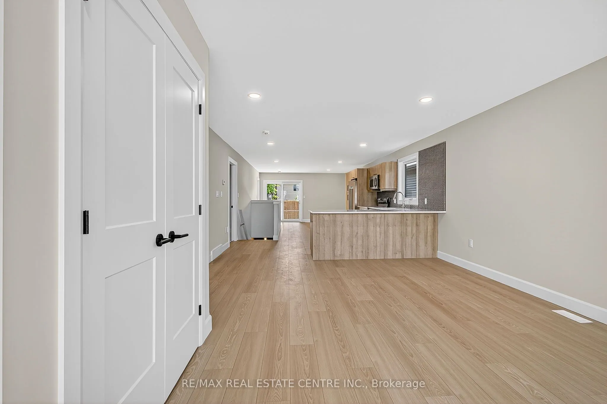 93 Moonstone Crescent