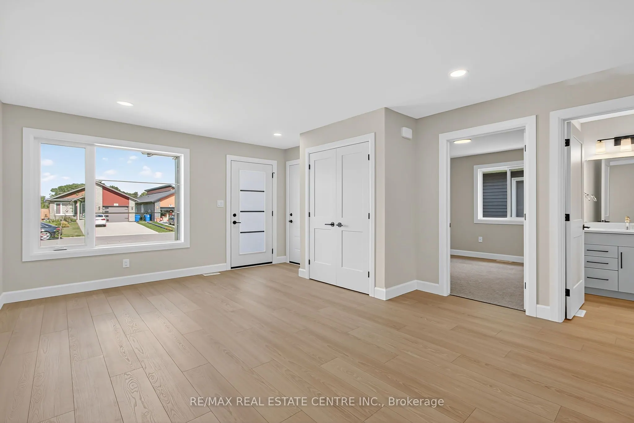 93 Moonstone Crescent