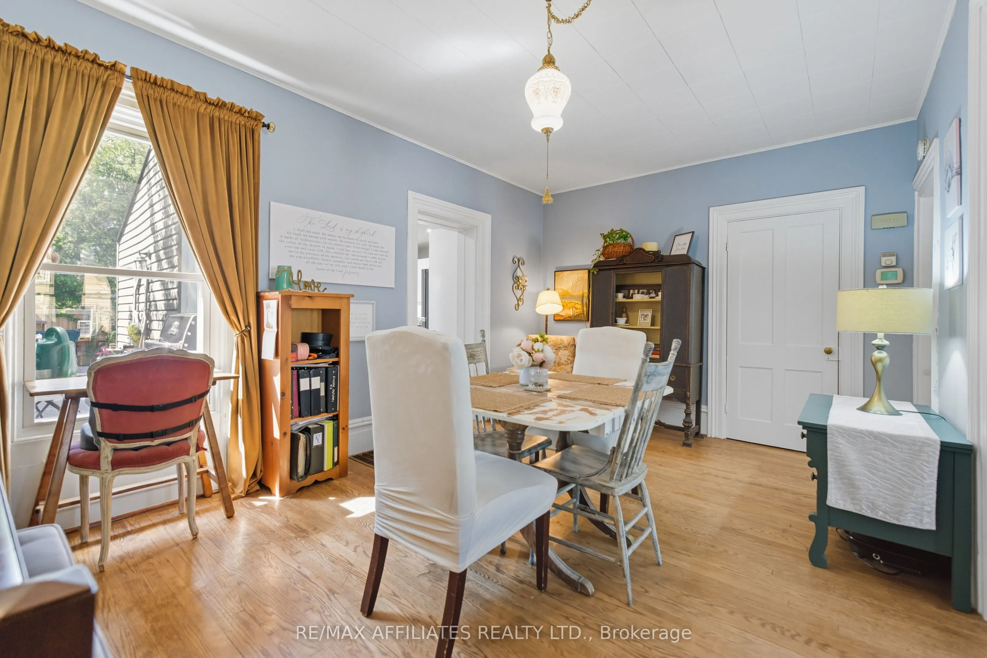 104 Bethune Street