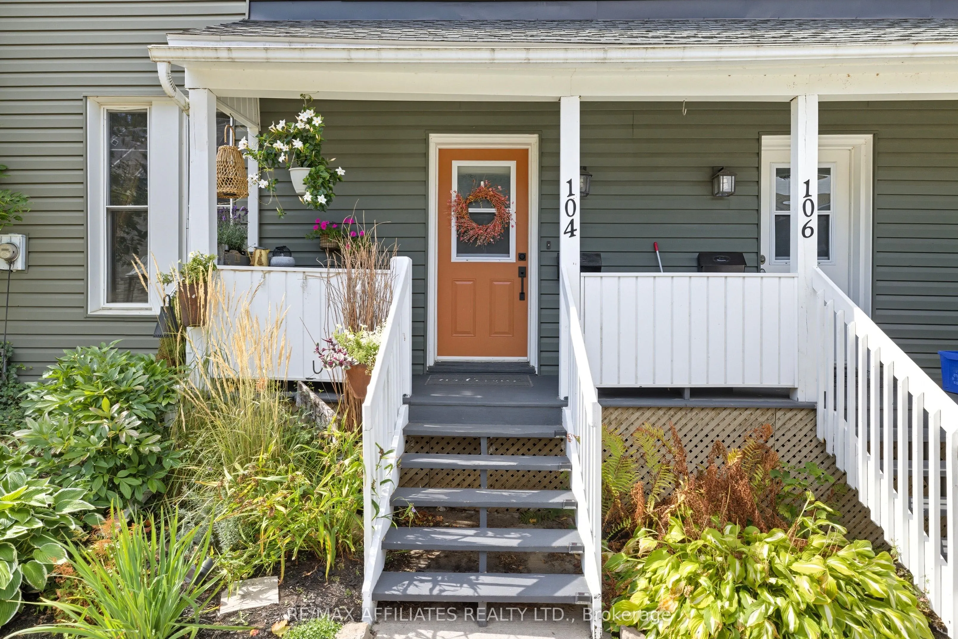 104 Bethune Street