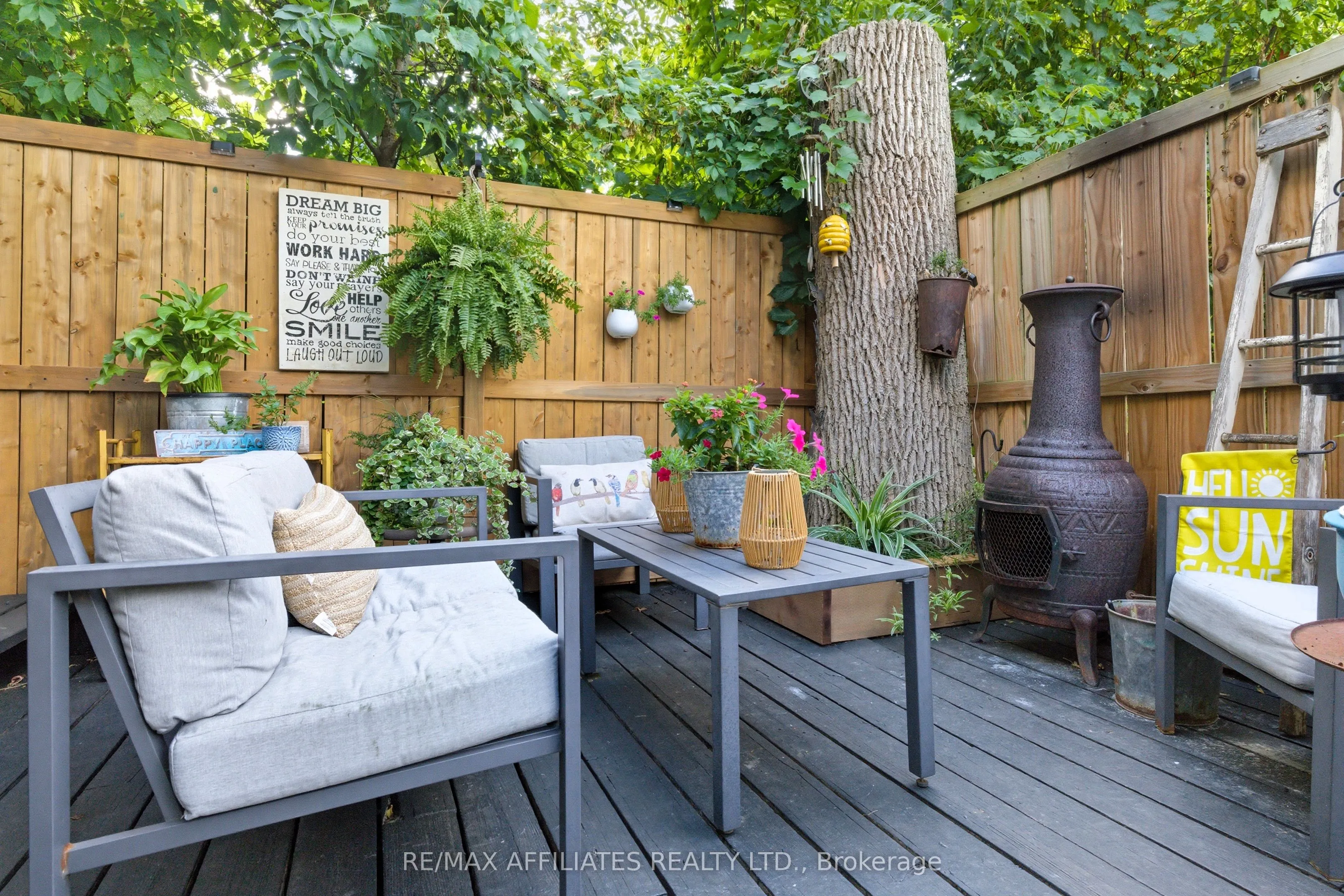 104 Bethune Street