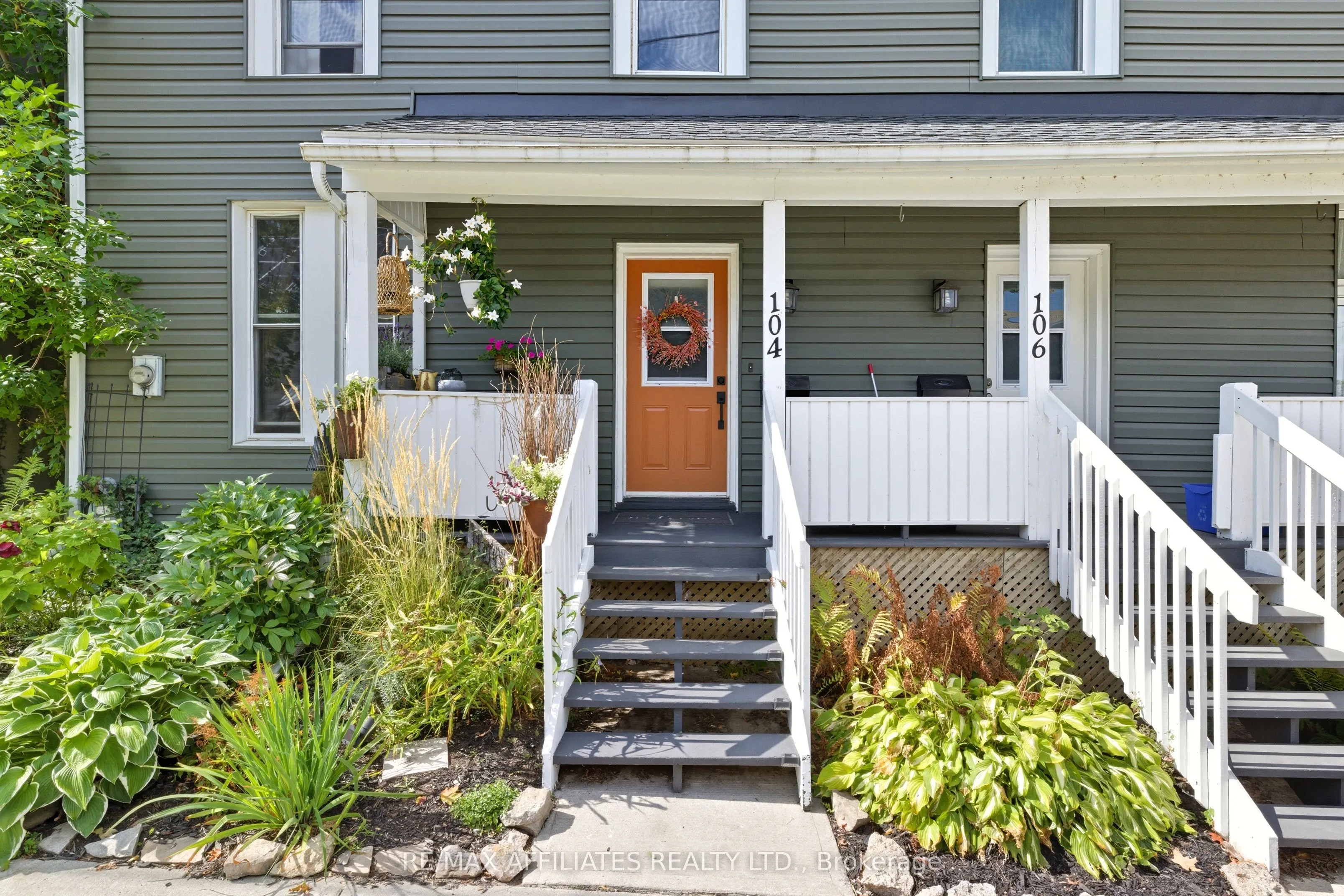 104 Bethune Street
