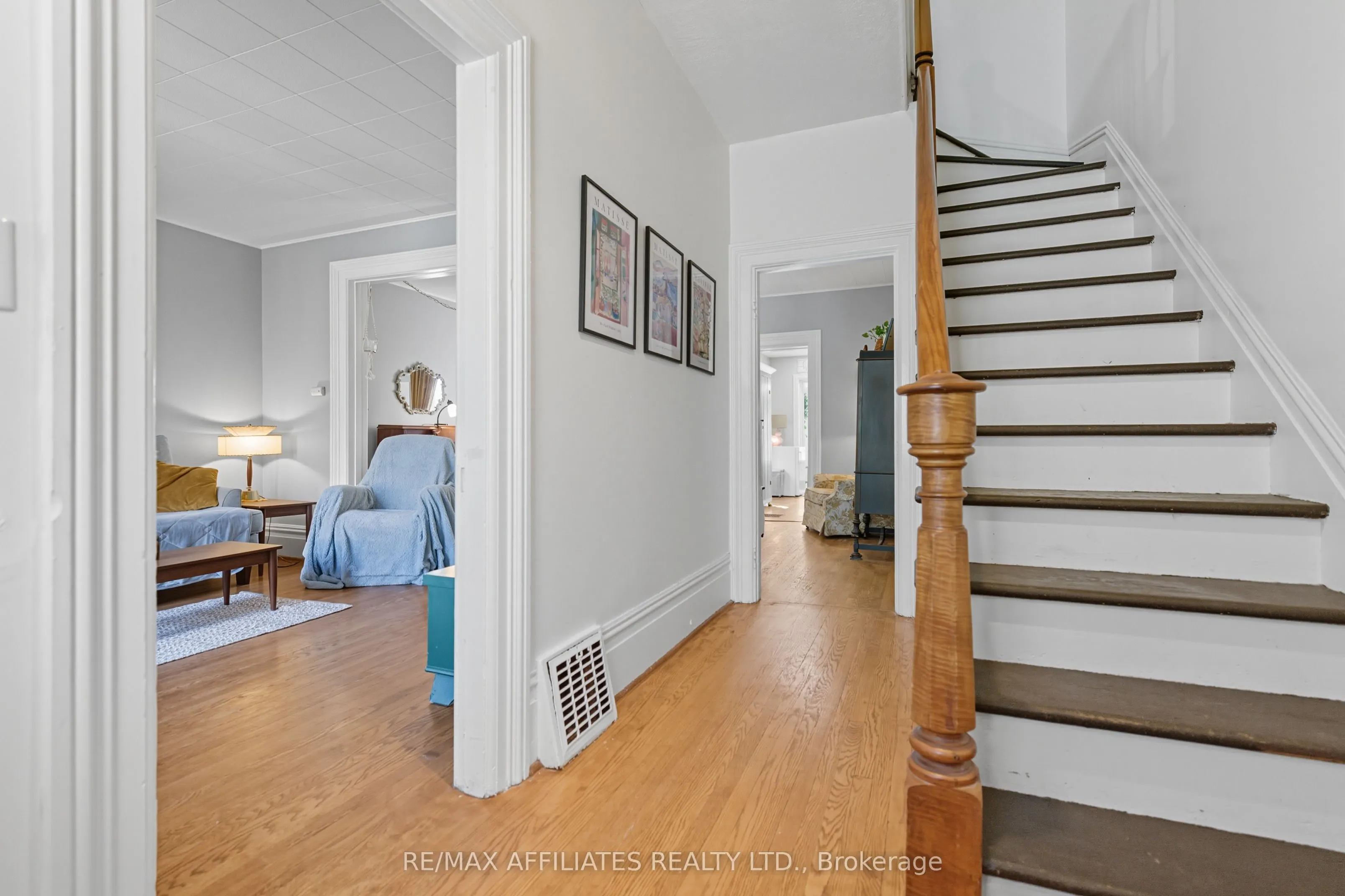 104 Bethune Street