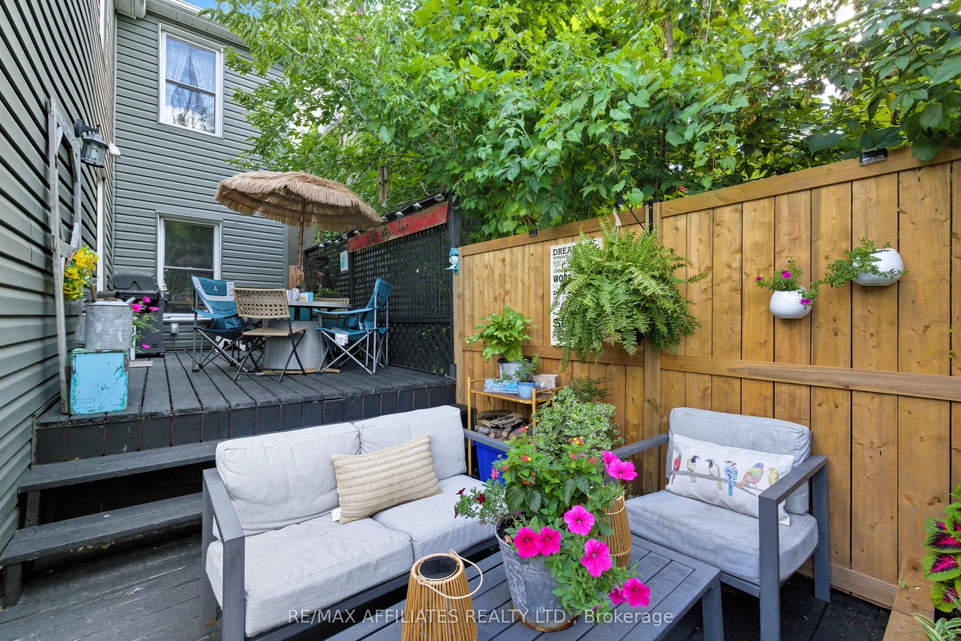 104 Bethune Street