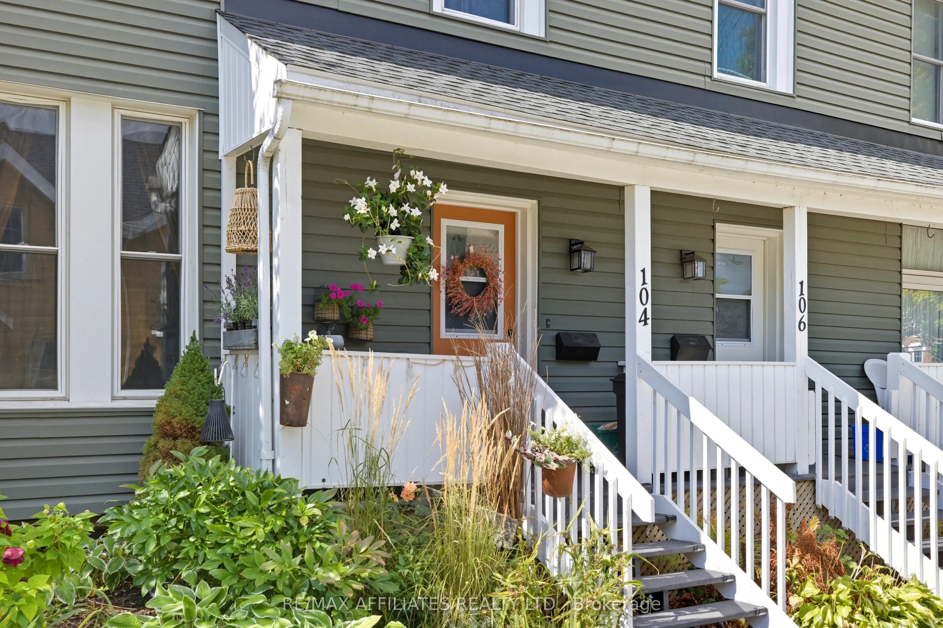 104 Bethune Street