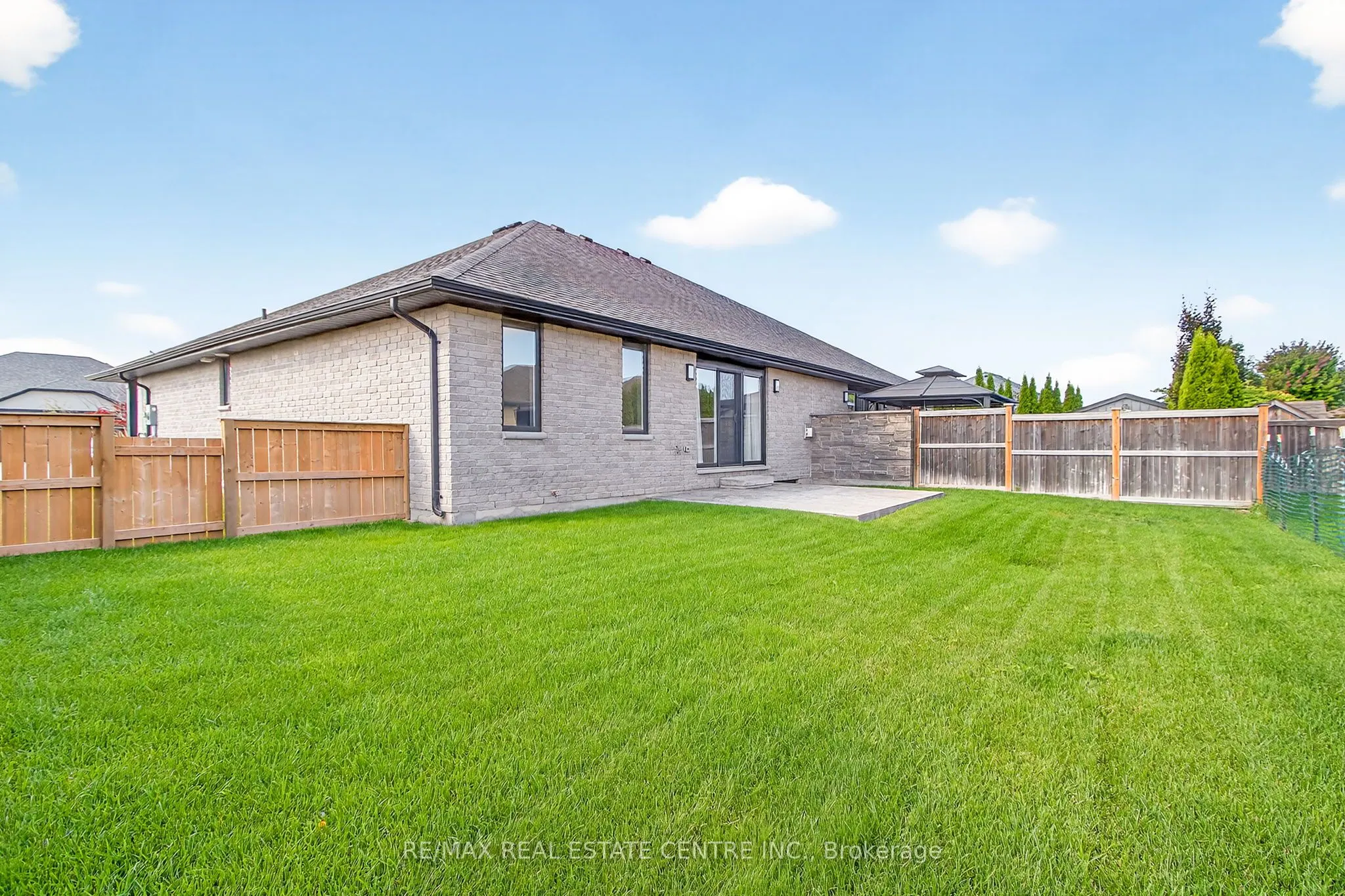 520 Molinari Crescent