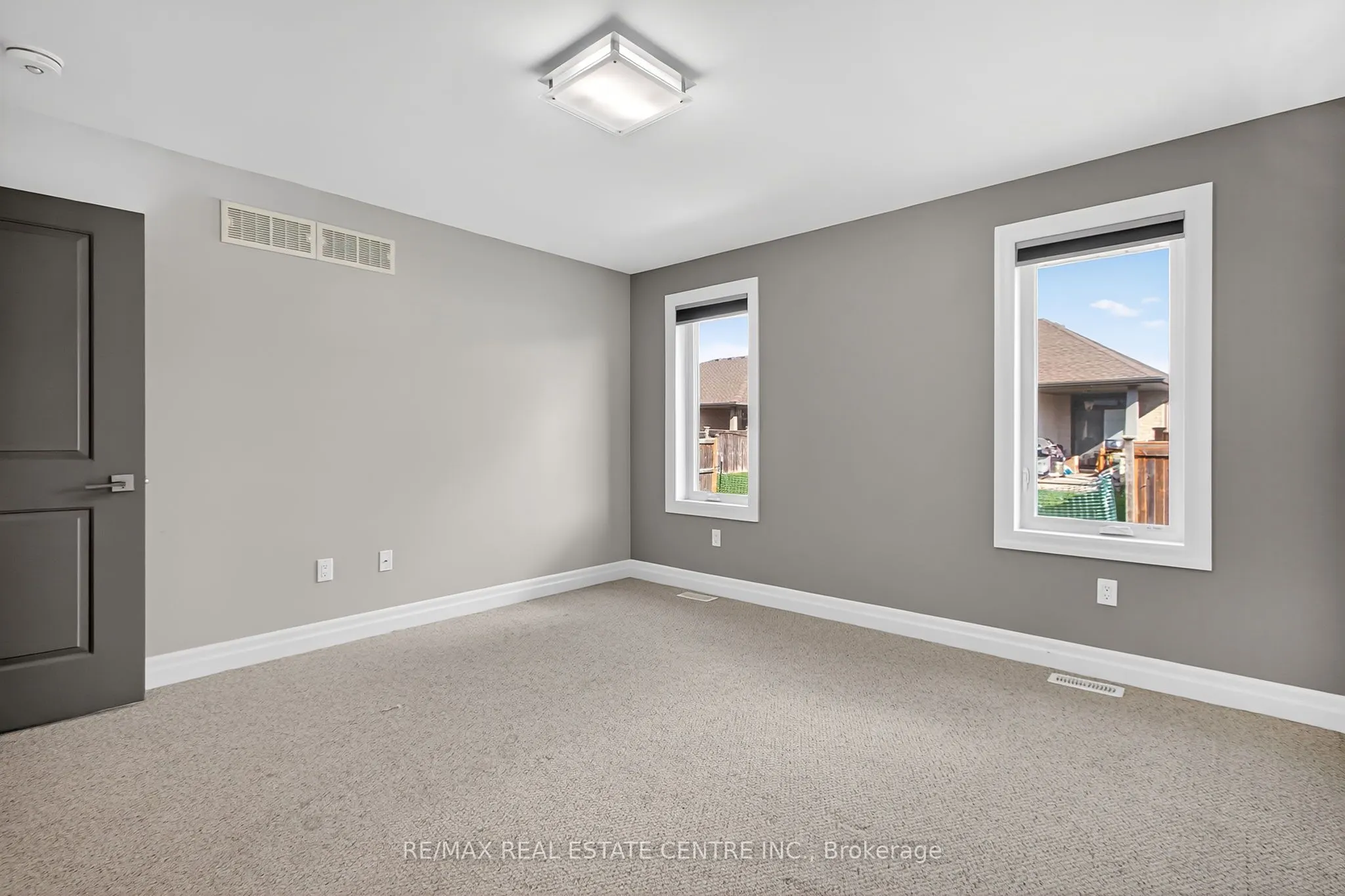 520 Molinari Crescent