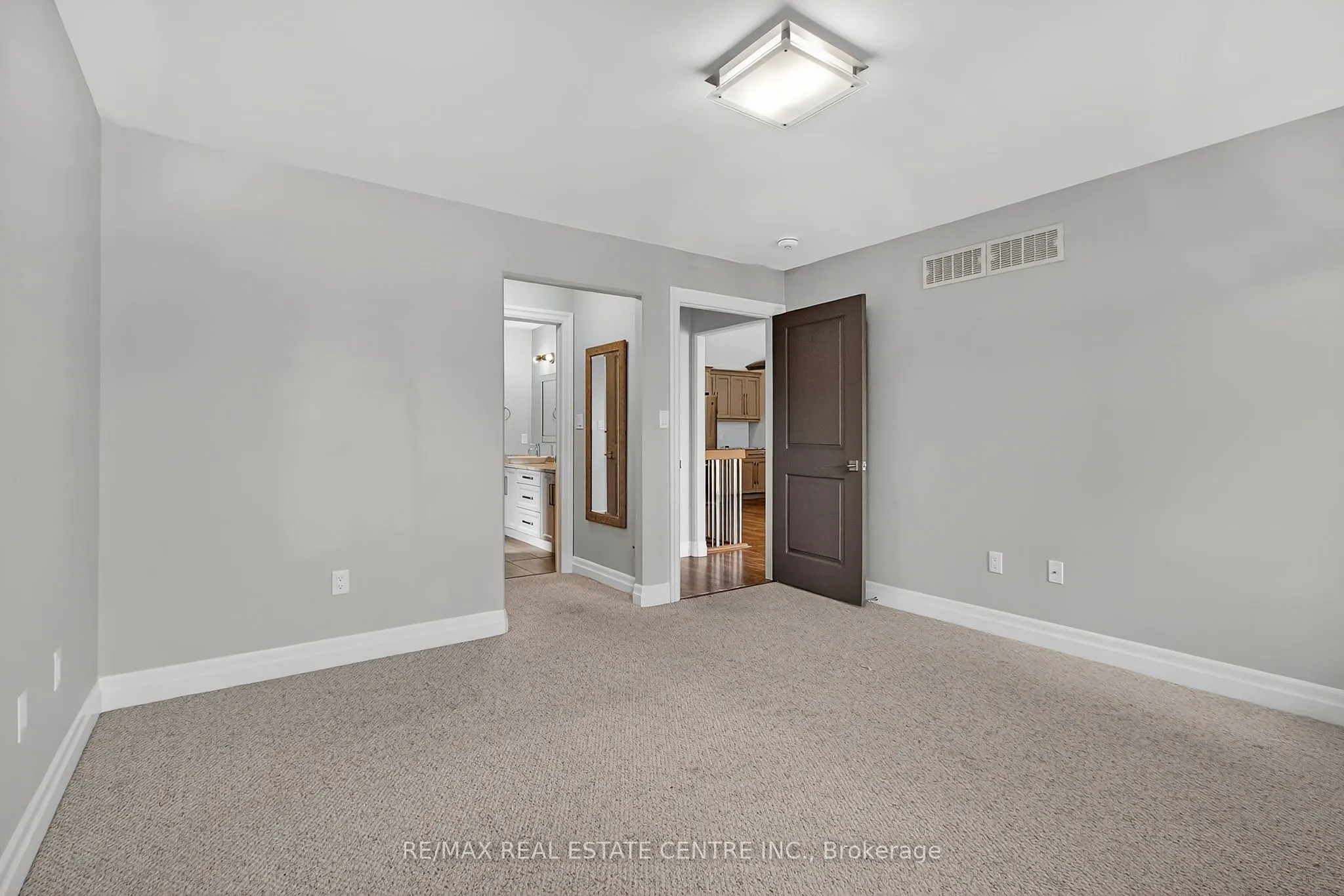 520 Molinari Crescent