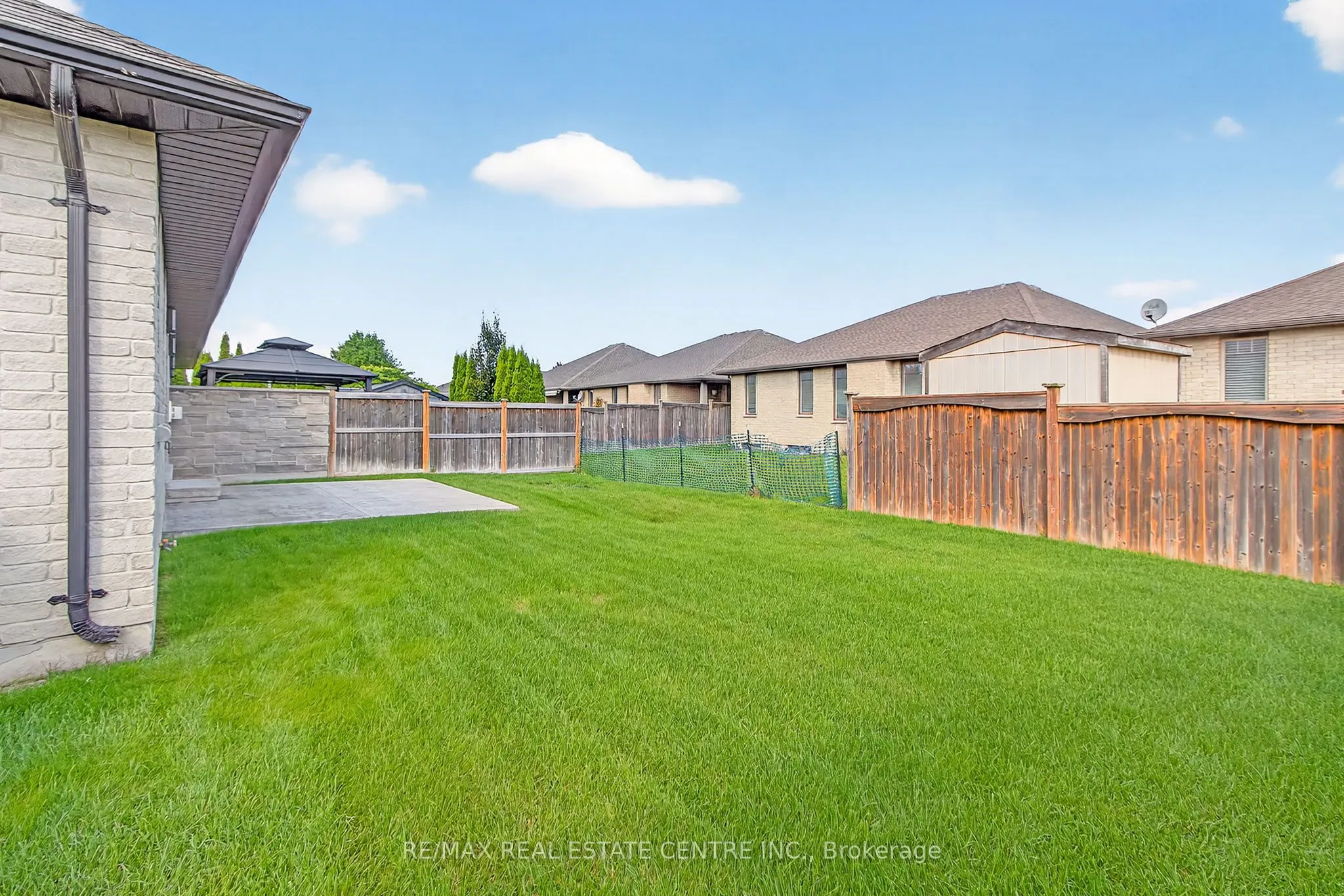 520 Molinari Crescent