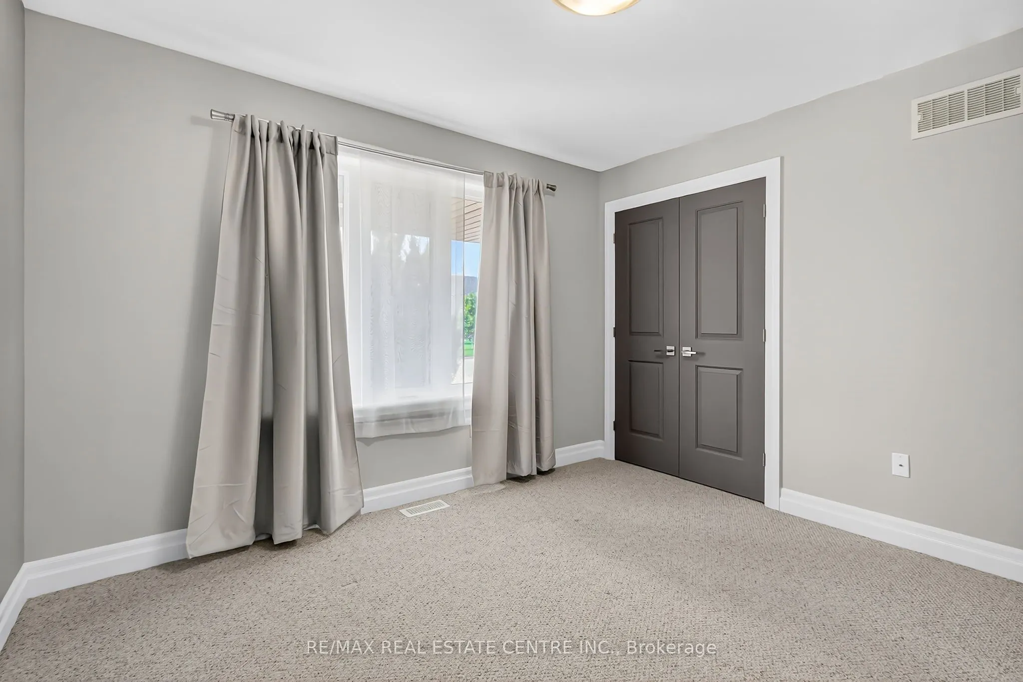 520 Molinari Crescent