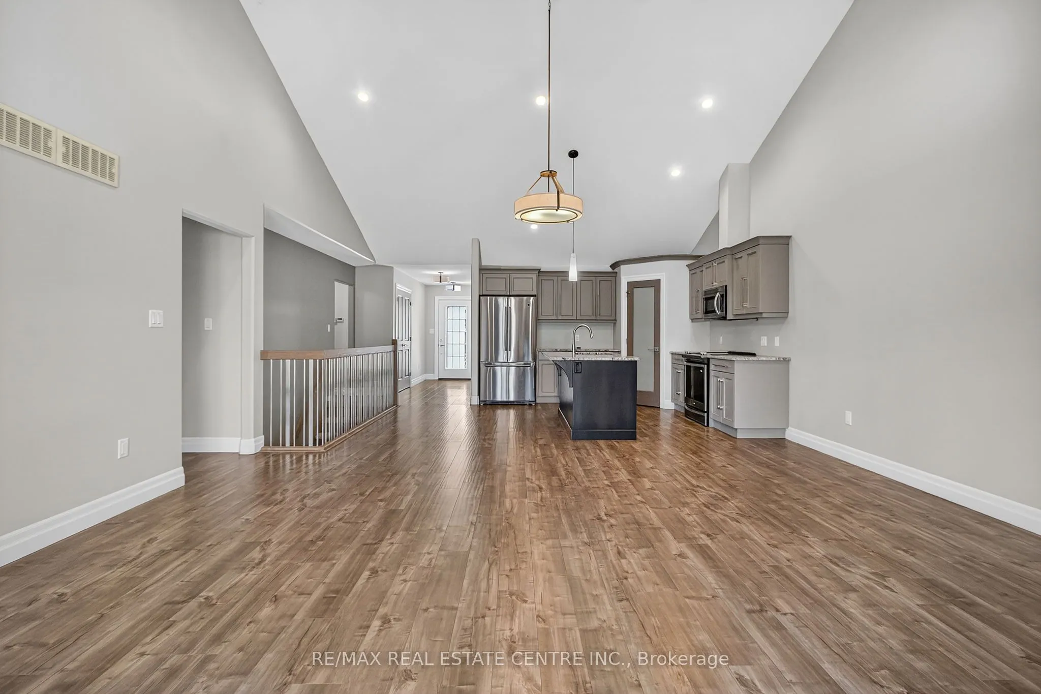 520 Molinari Crescent