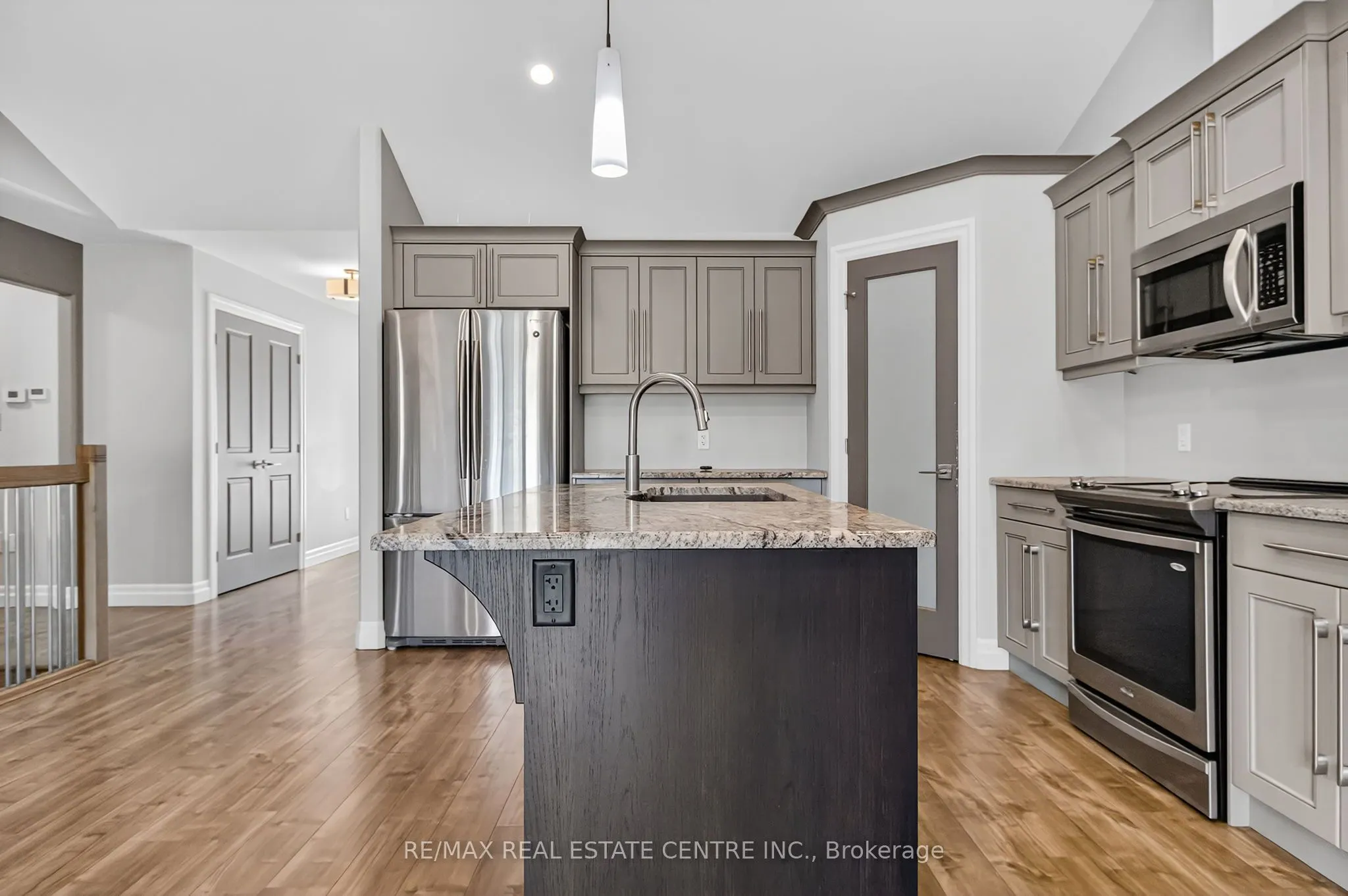 520 Molinari Crescent