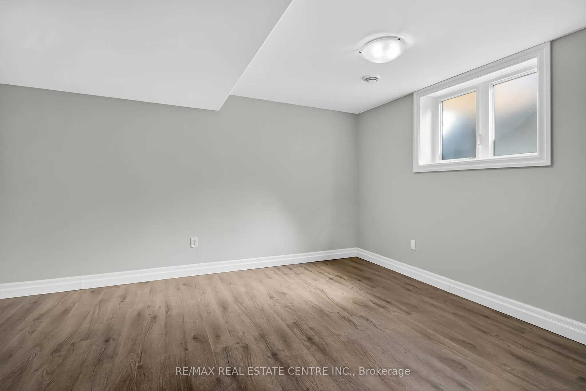 520 Molinari Crescent