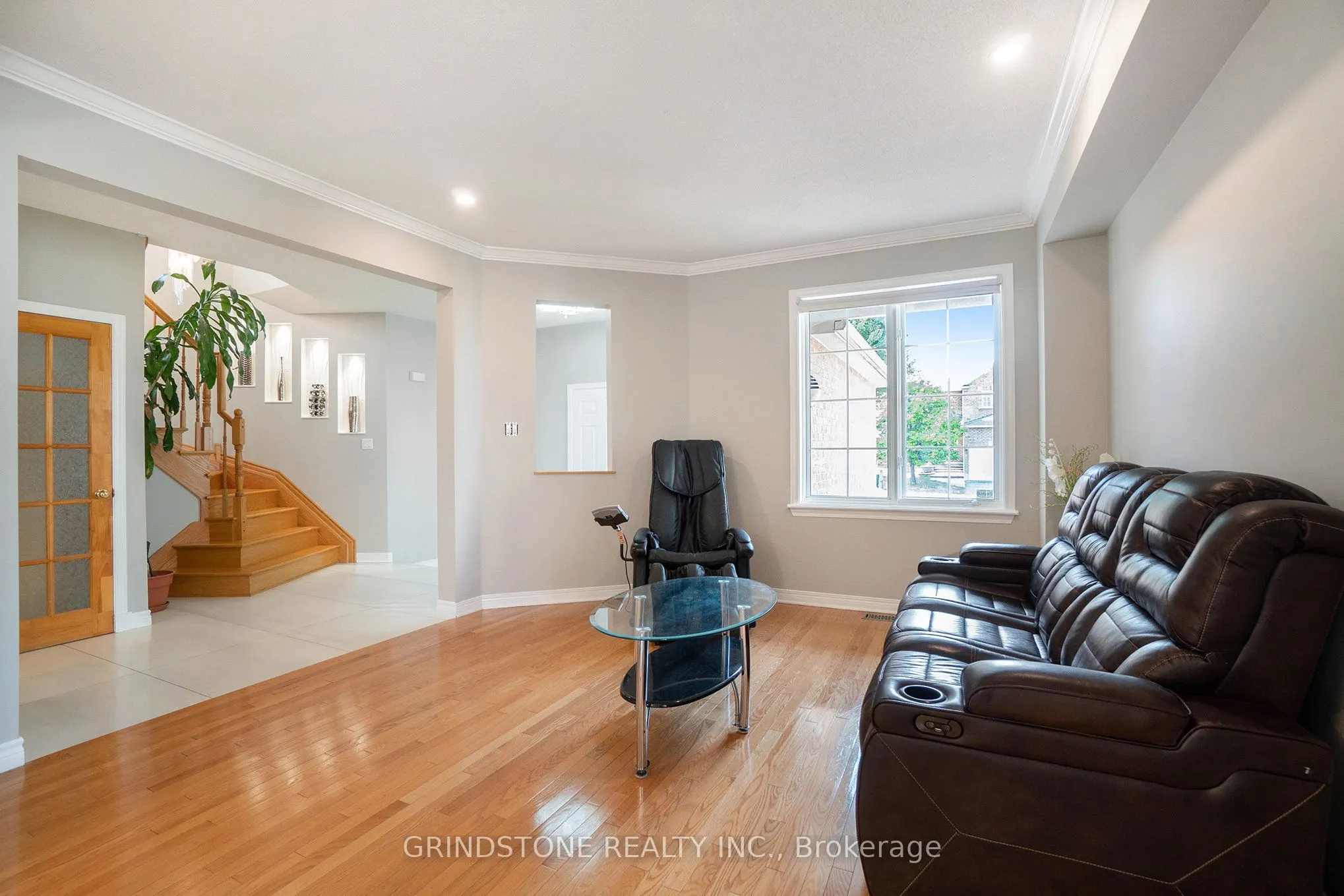 95 Evanshen Crescent