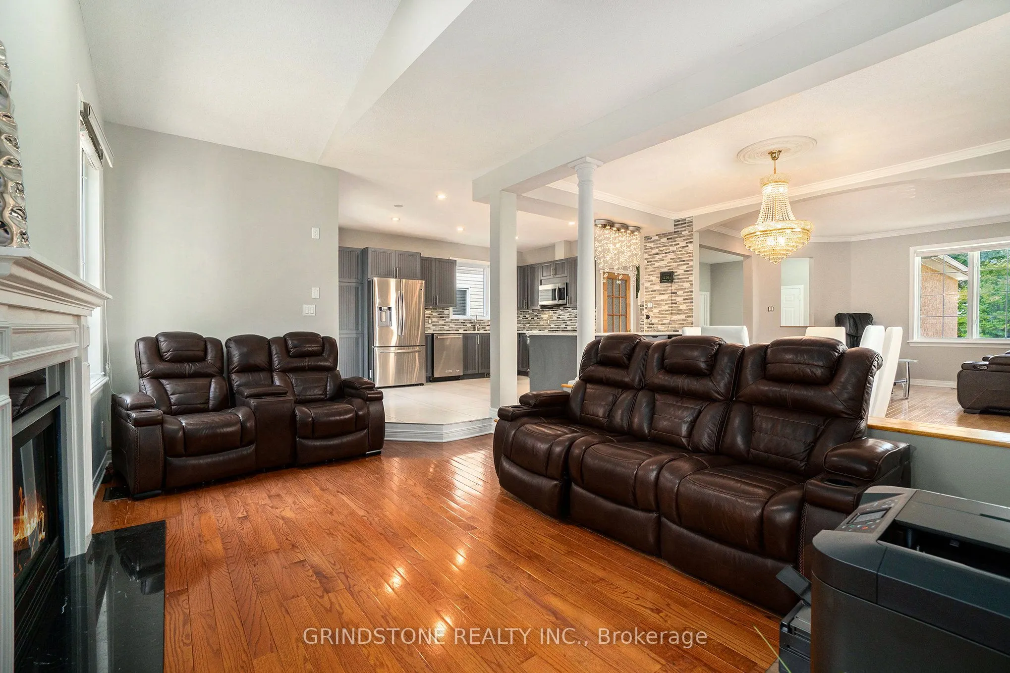 95 Evanshen Crescent