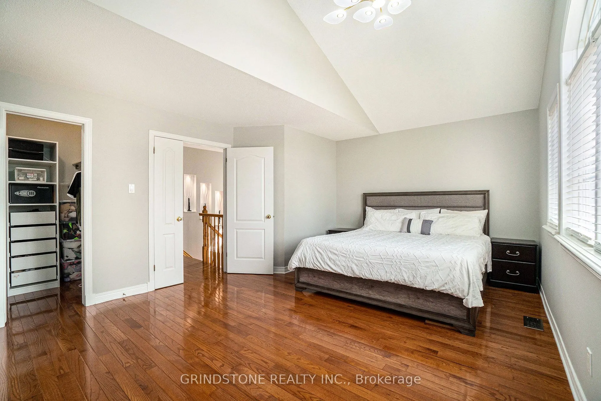 95 Evanshen Crescent