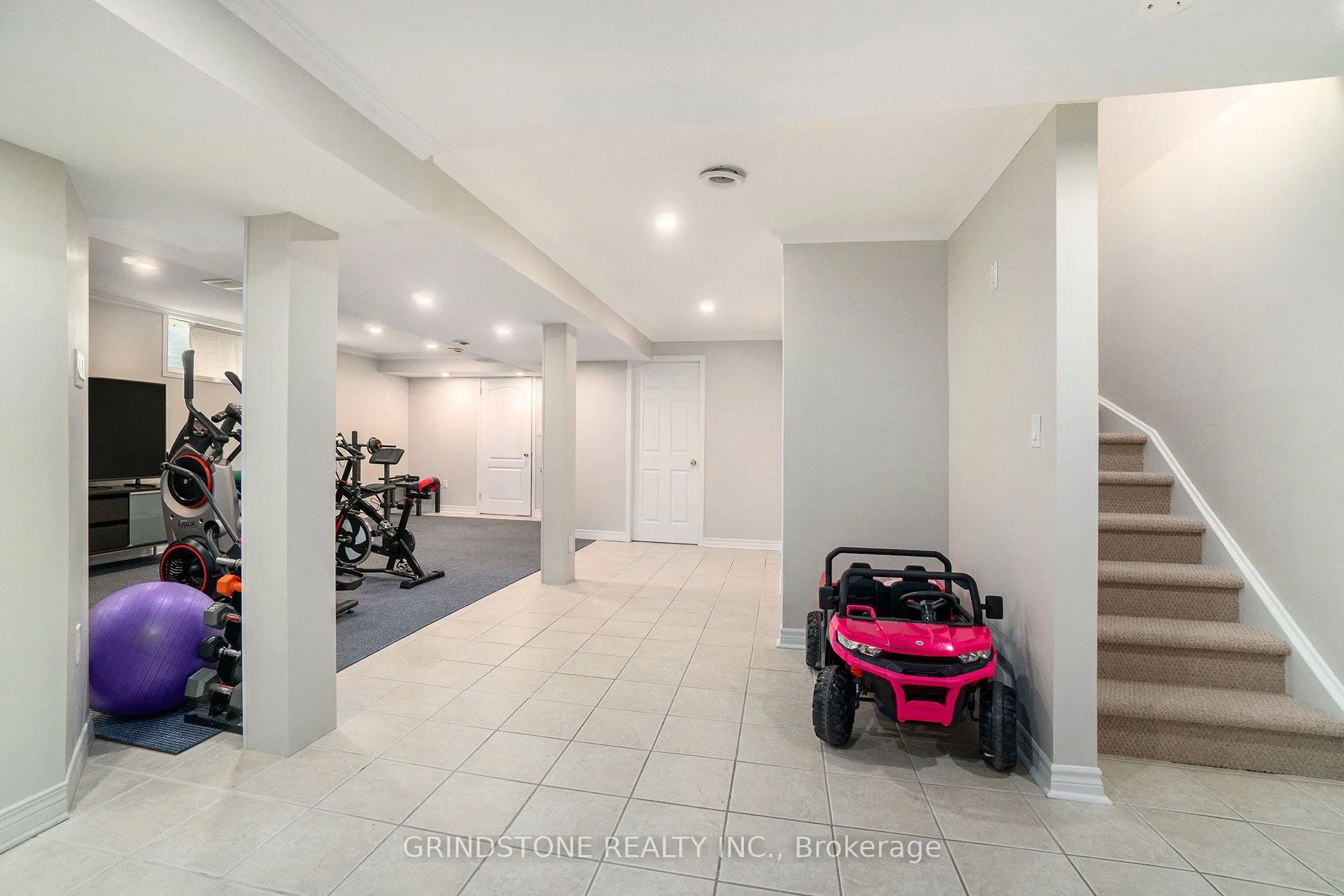 95 Evanshen Crescent