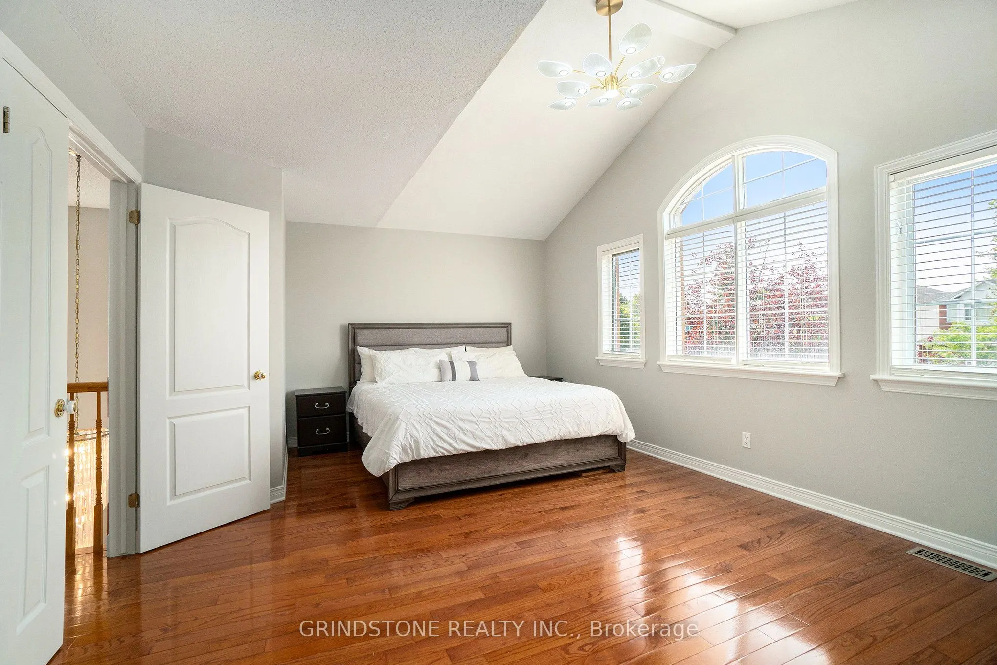 95 Evanshen Crescent