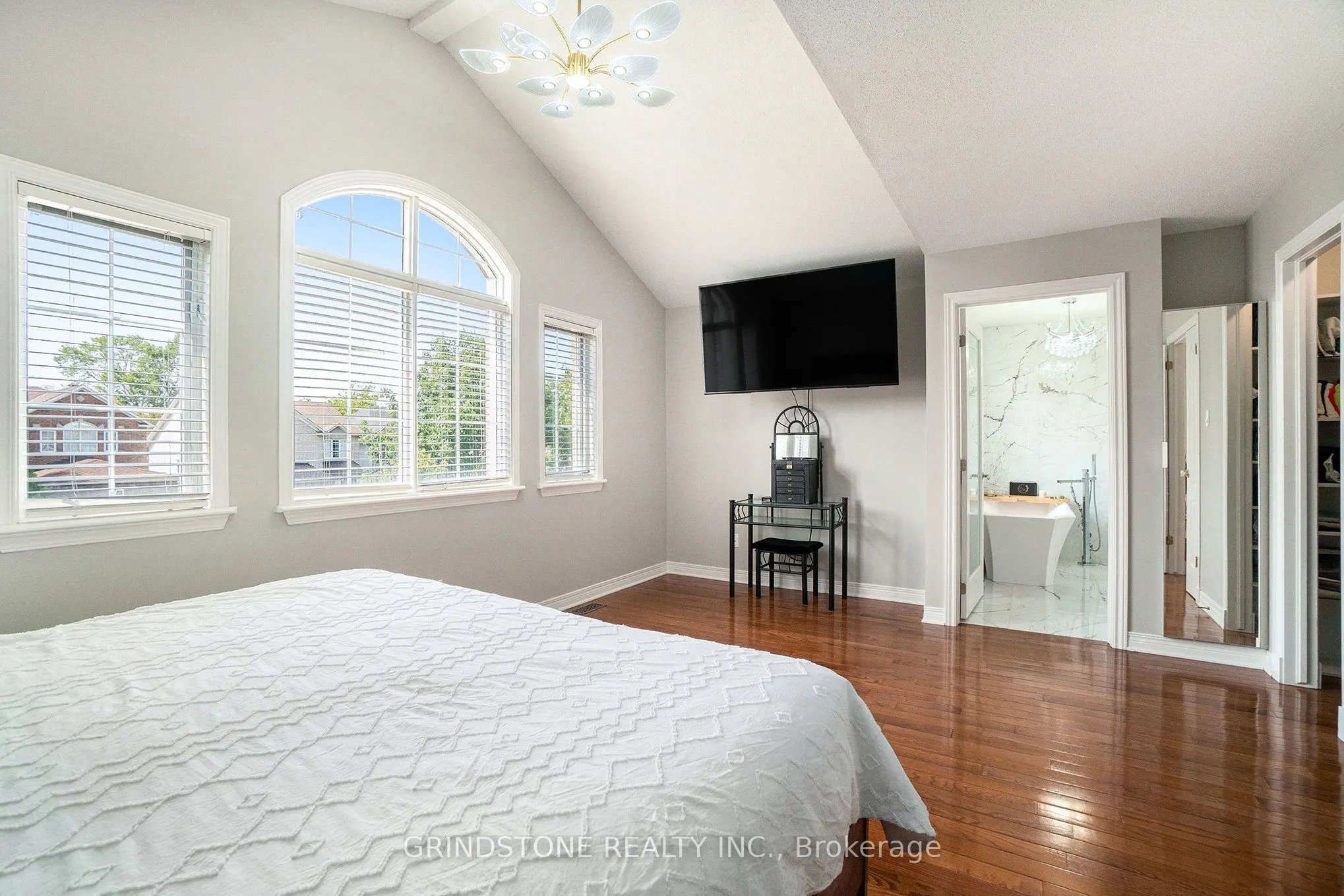 95 Evanshen Crescent
