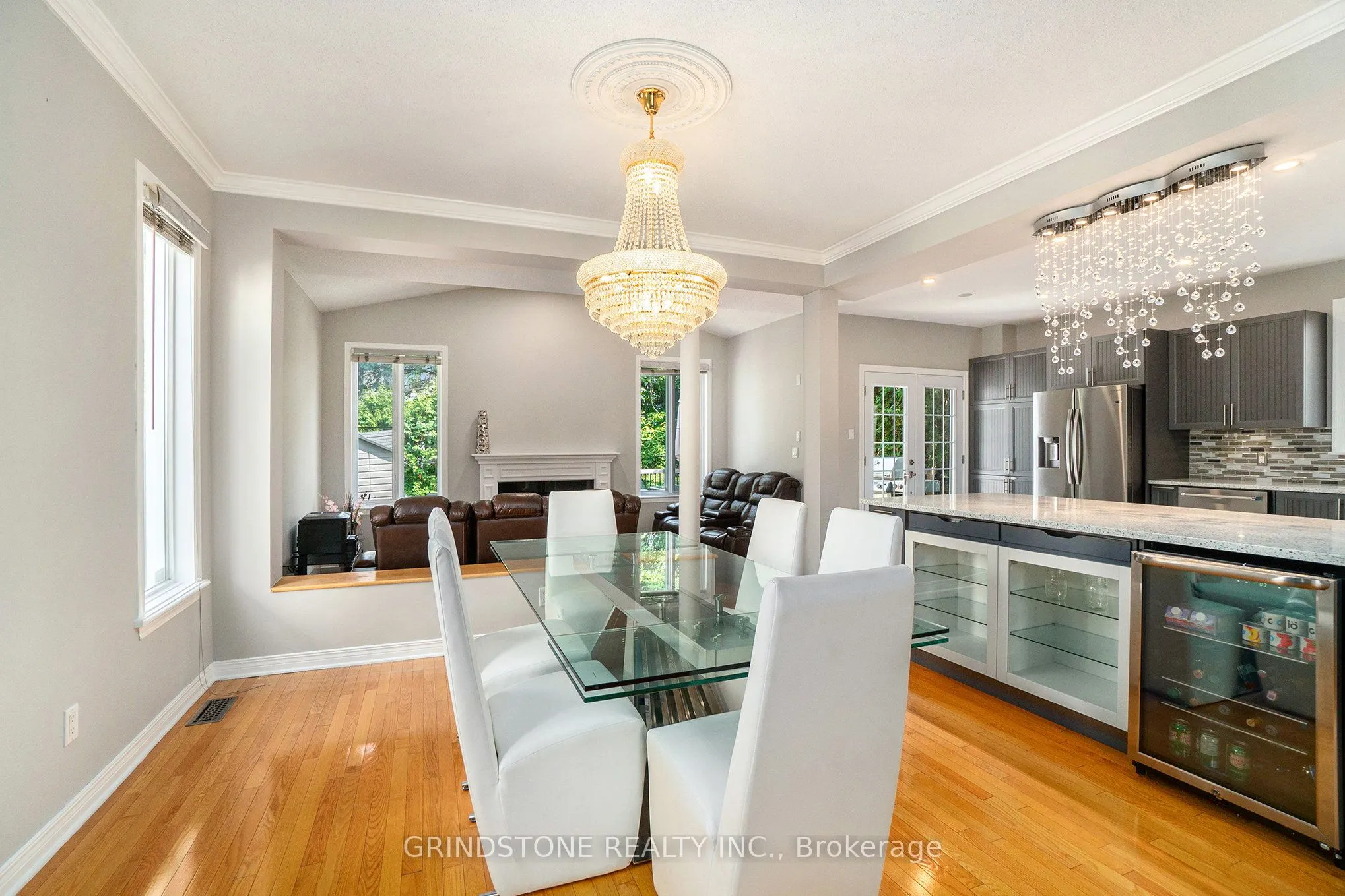 95 Evanshen Crescent