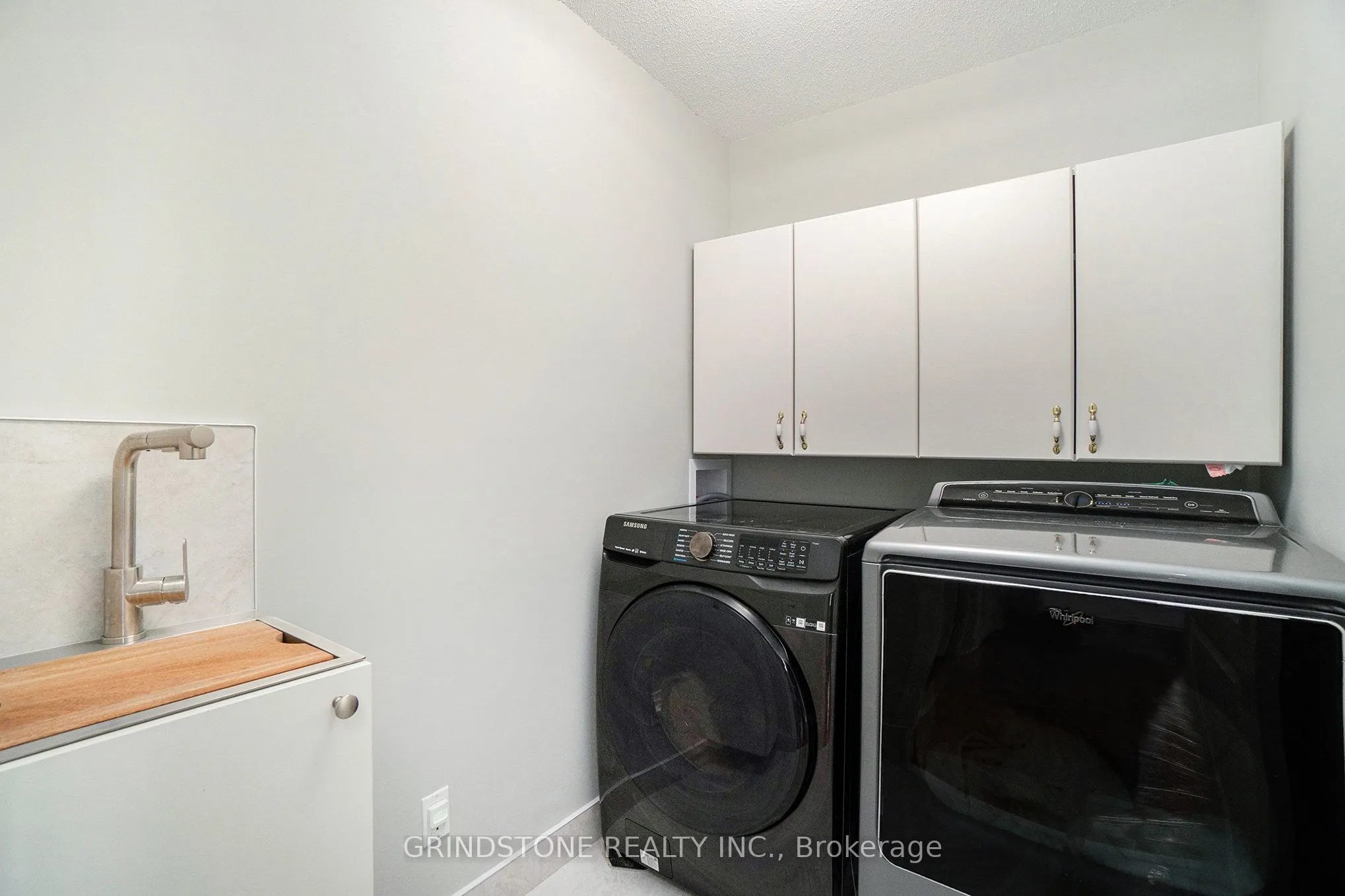 95 Evanshen Crescent
