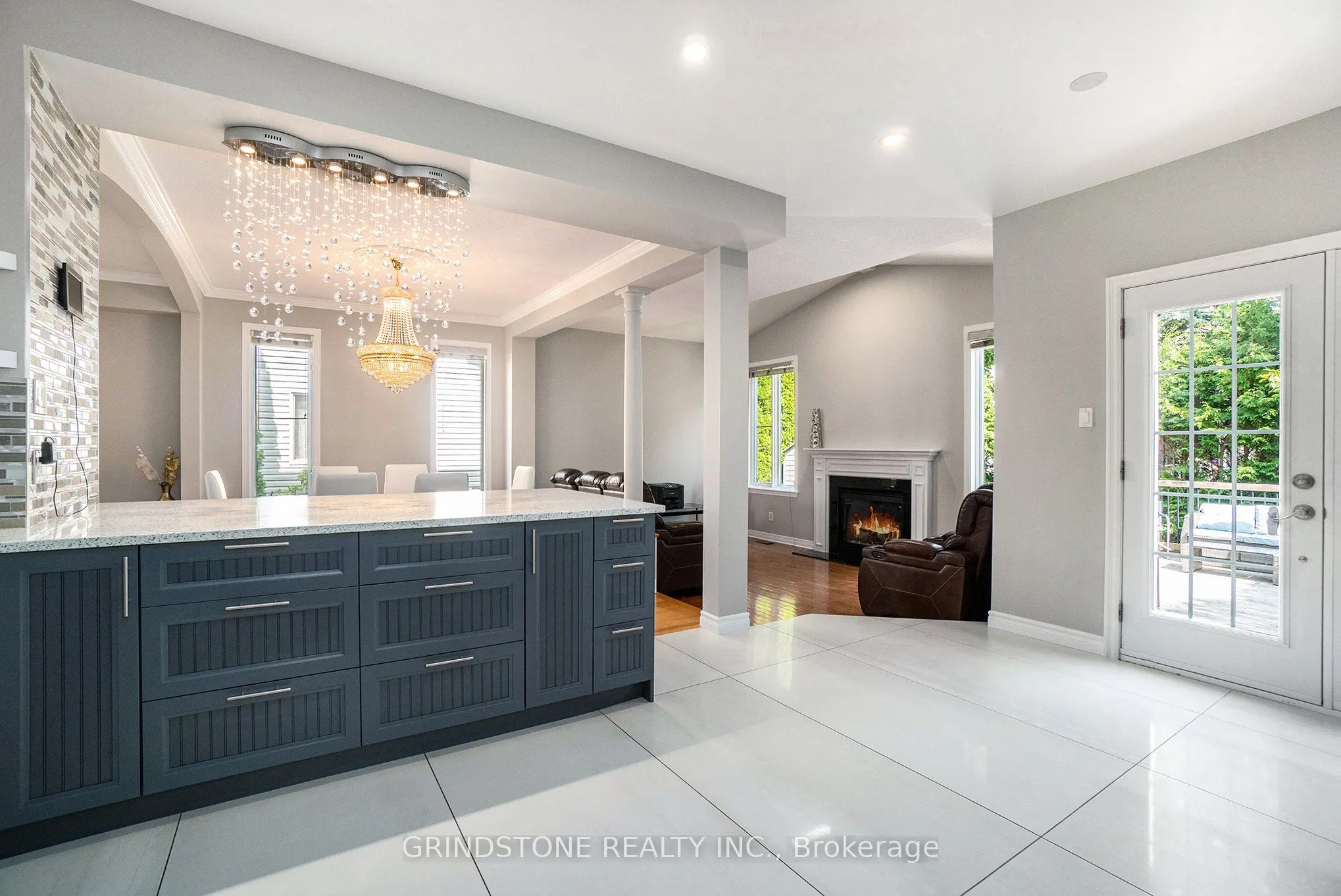 95 Evanshen Crescent