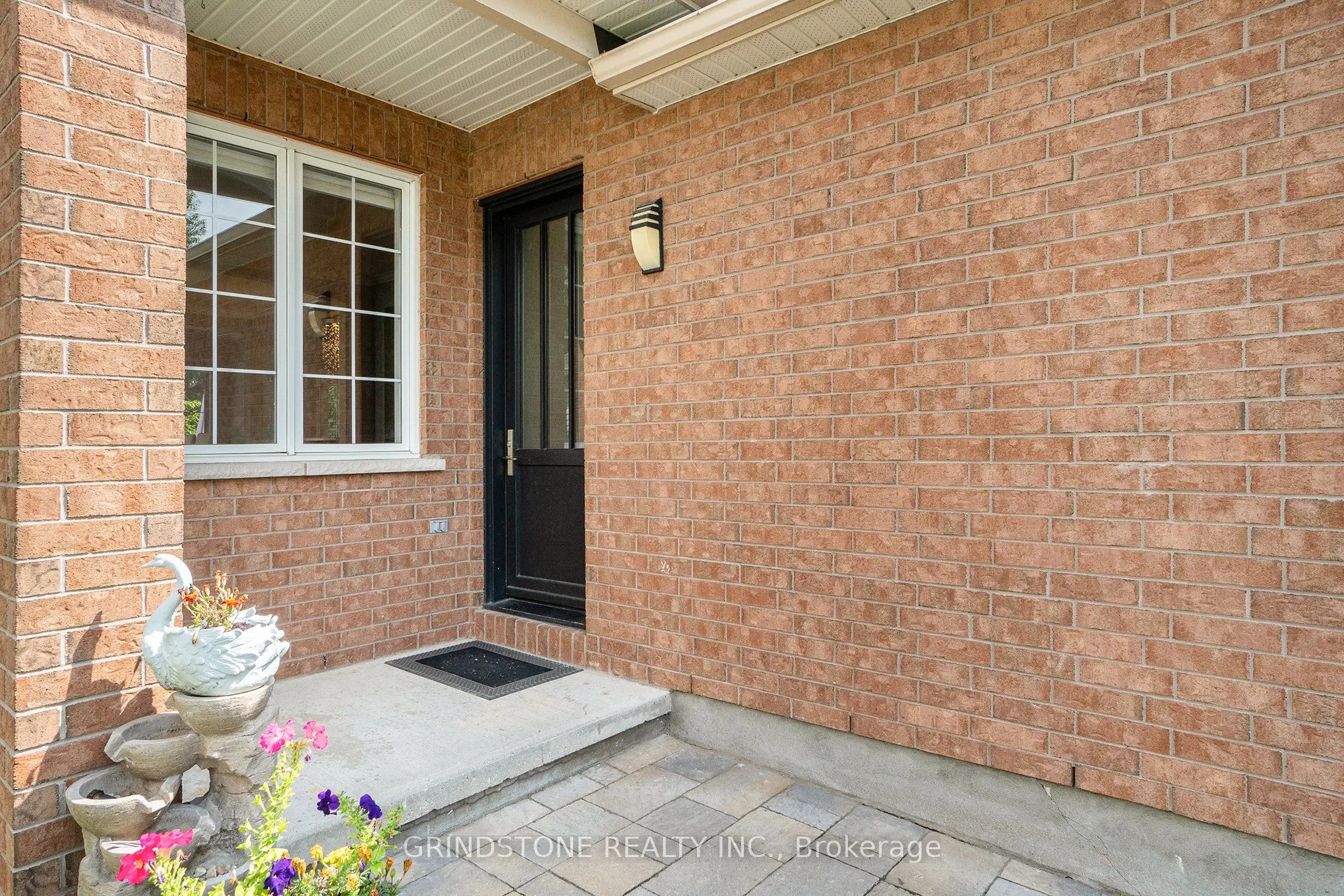 95 Evanshen Crescent