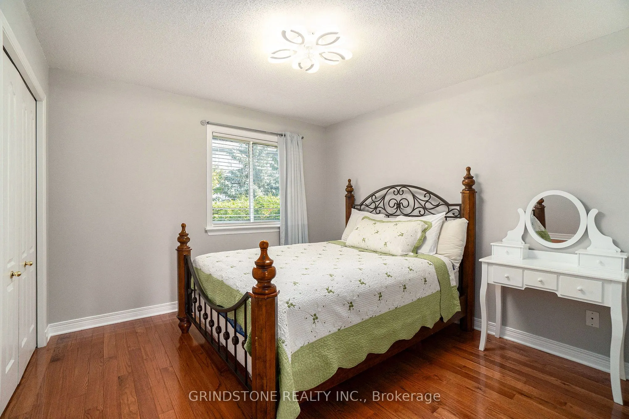 95 Evanshen Crescent