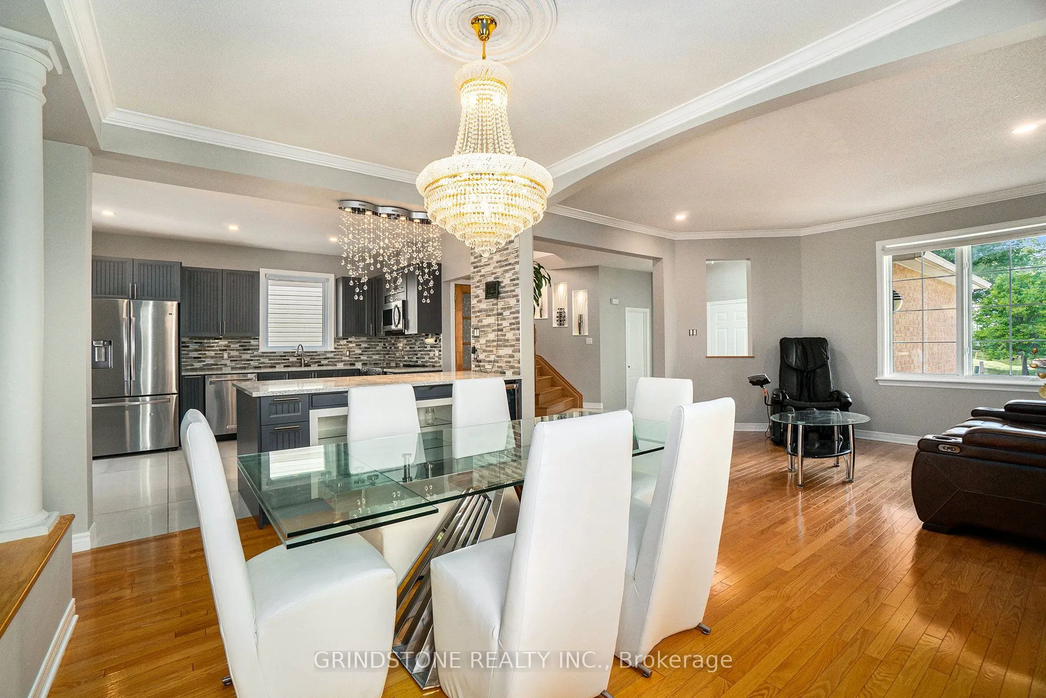 95 Evanshen Crescent