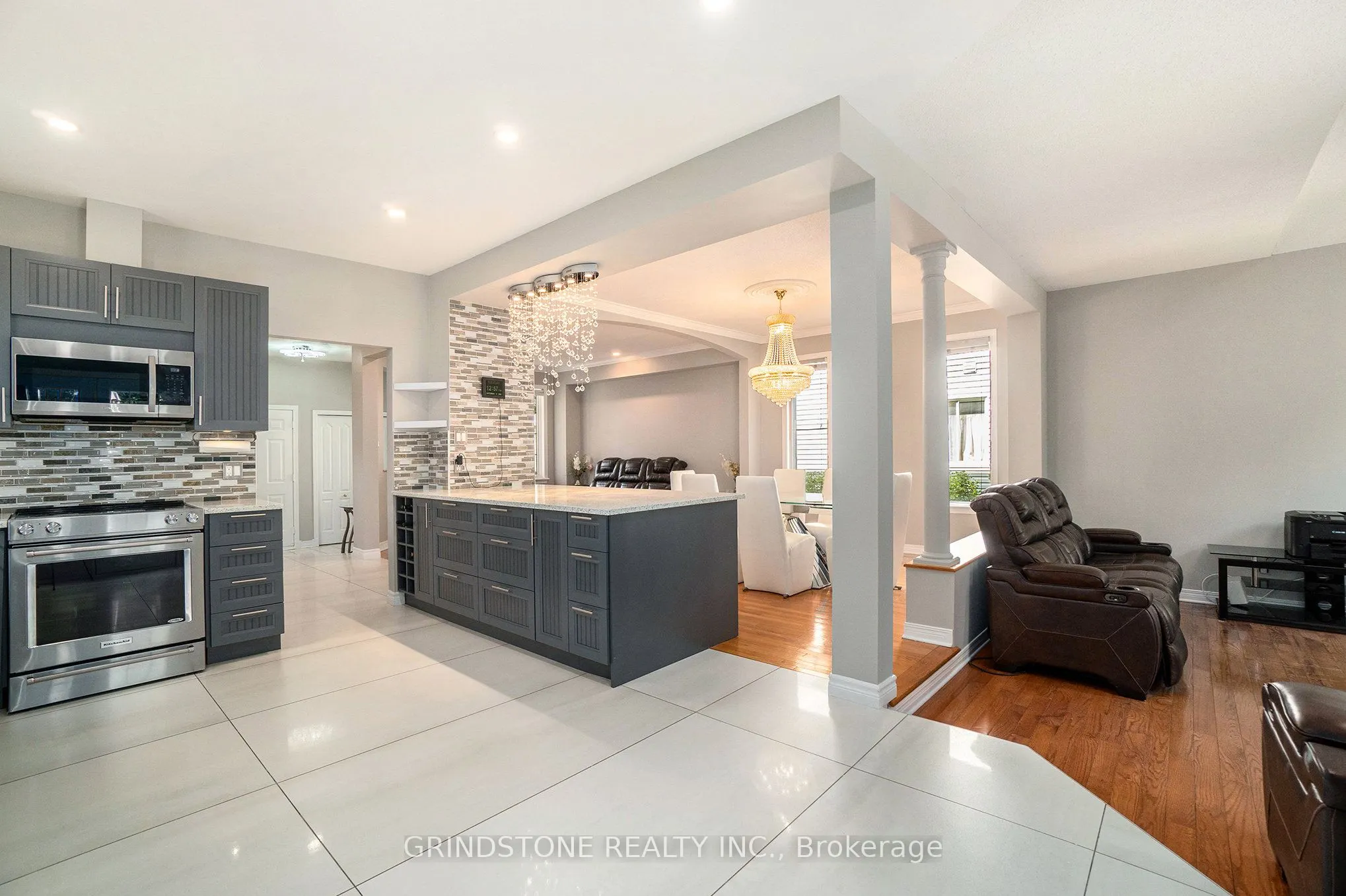 95 Evanshen Crescent