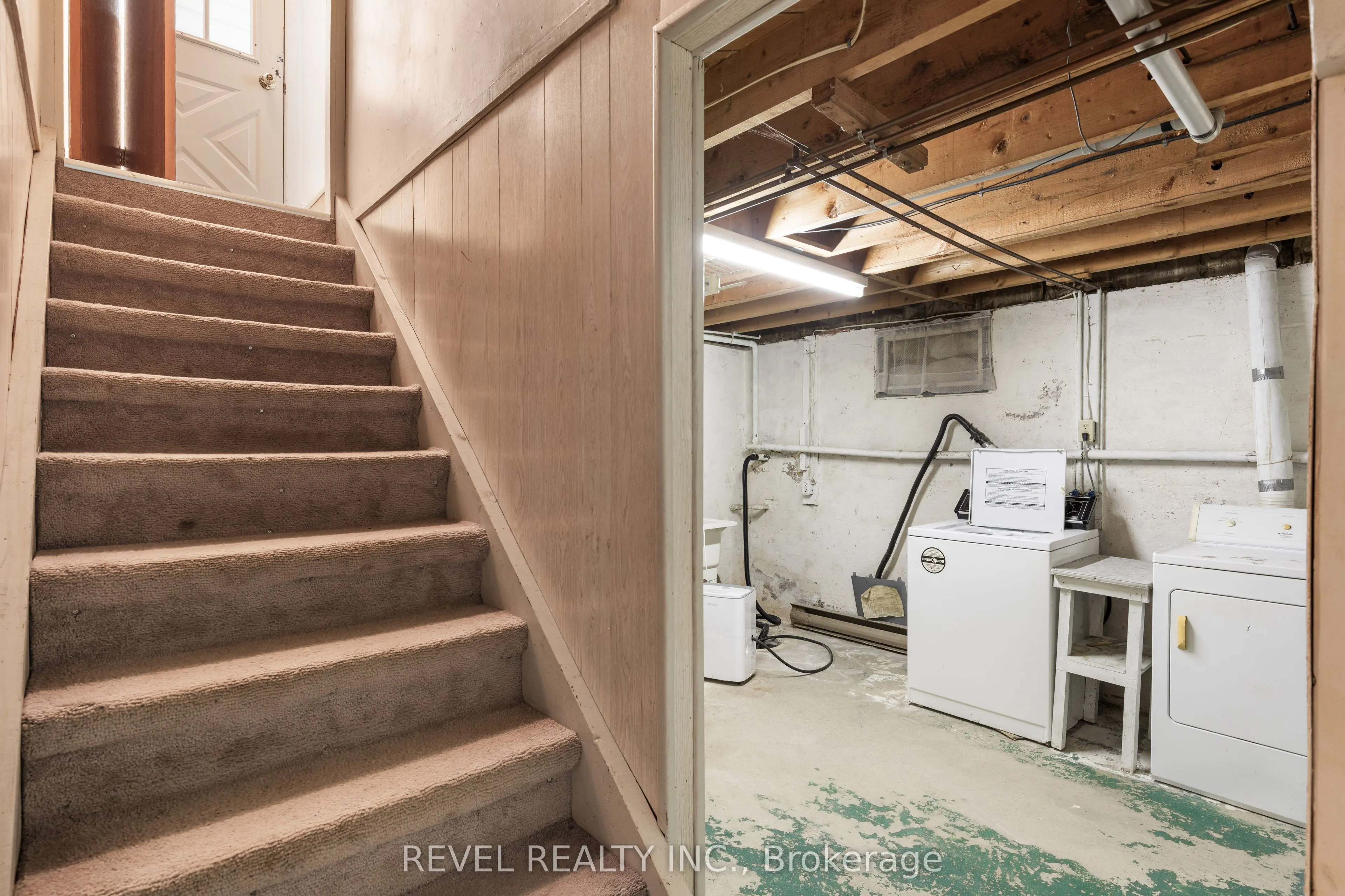 72 King Street W
