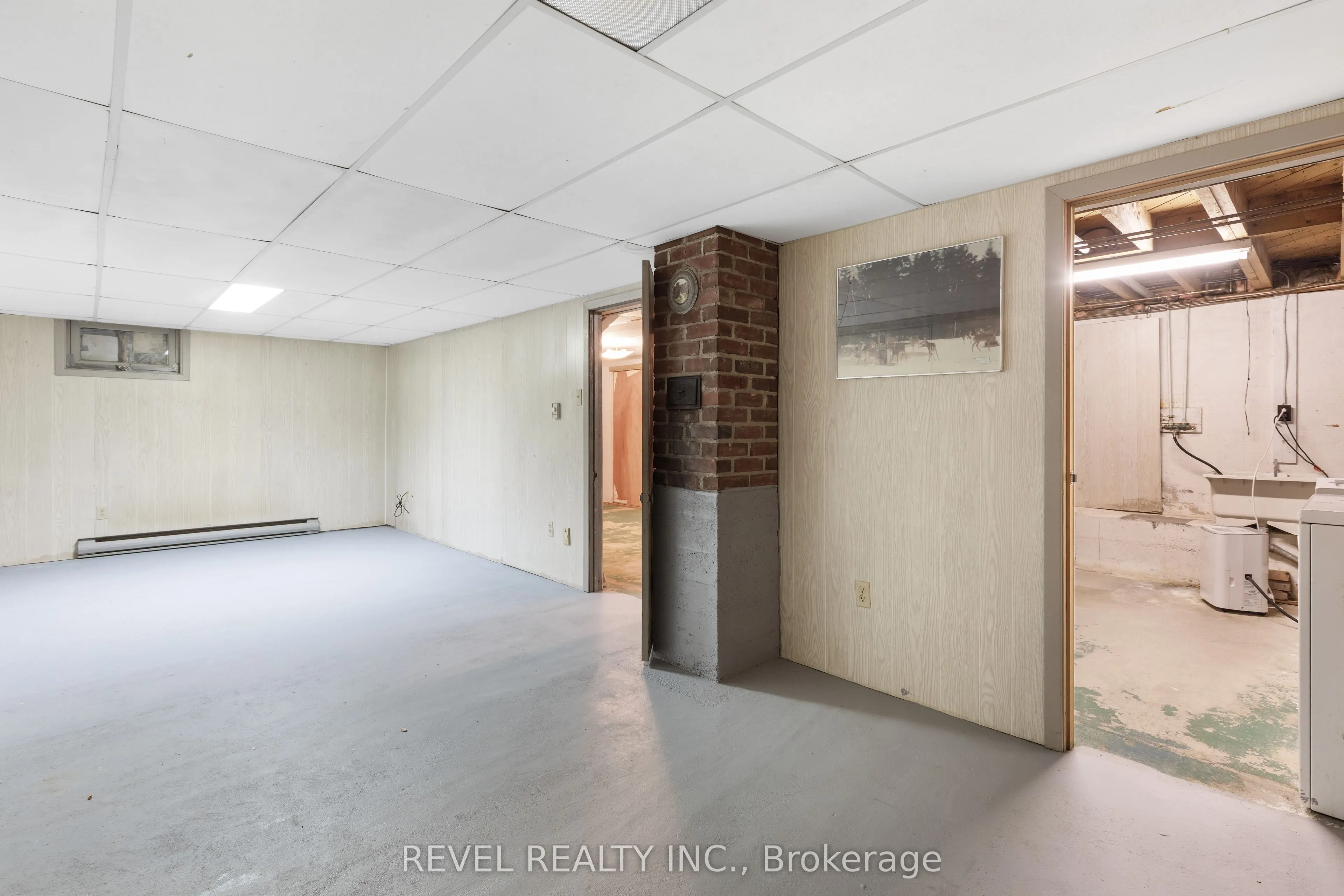 72 King Street W