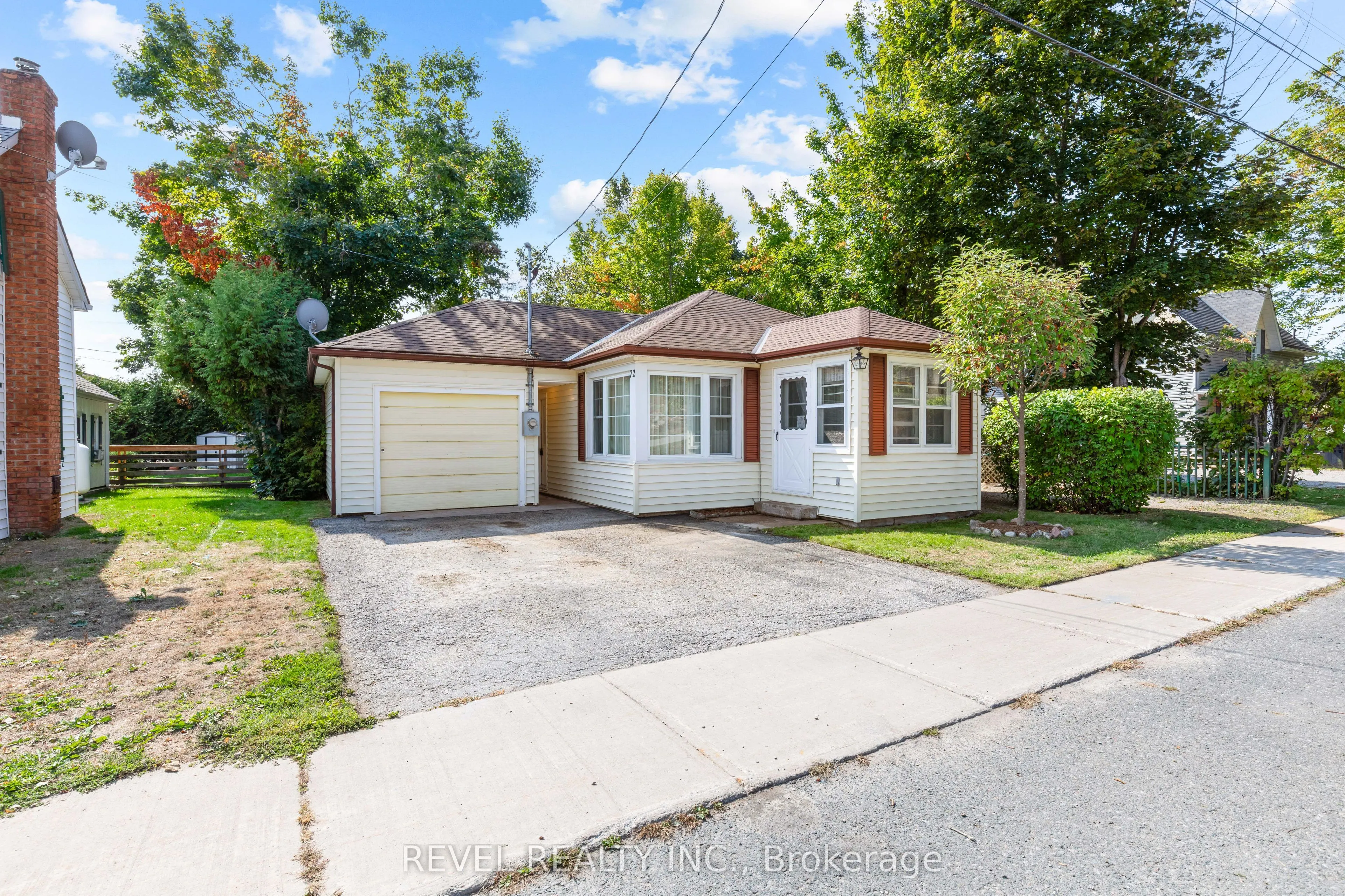 72 King Street W