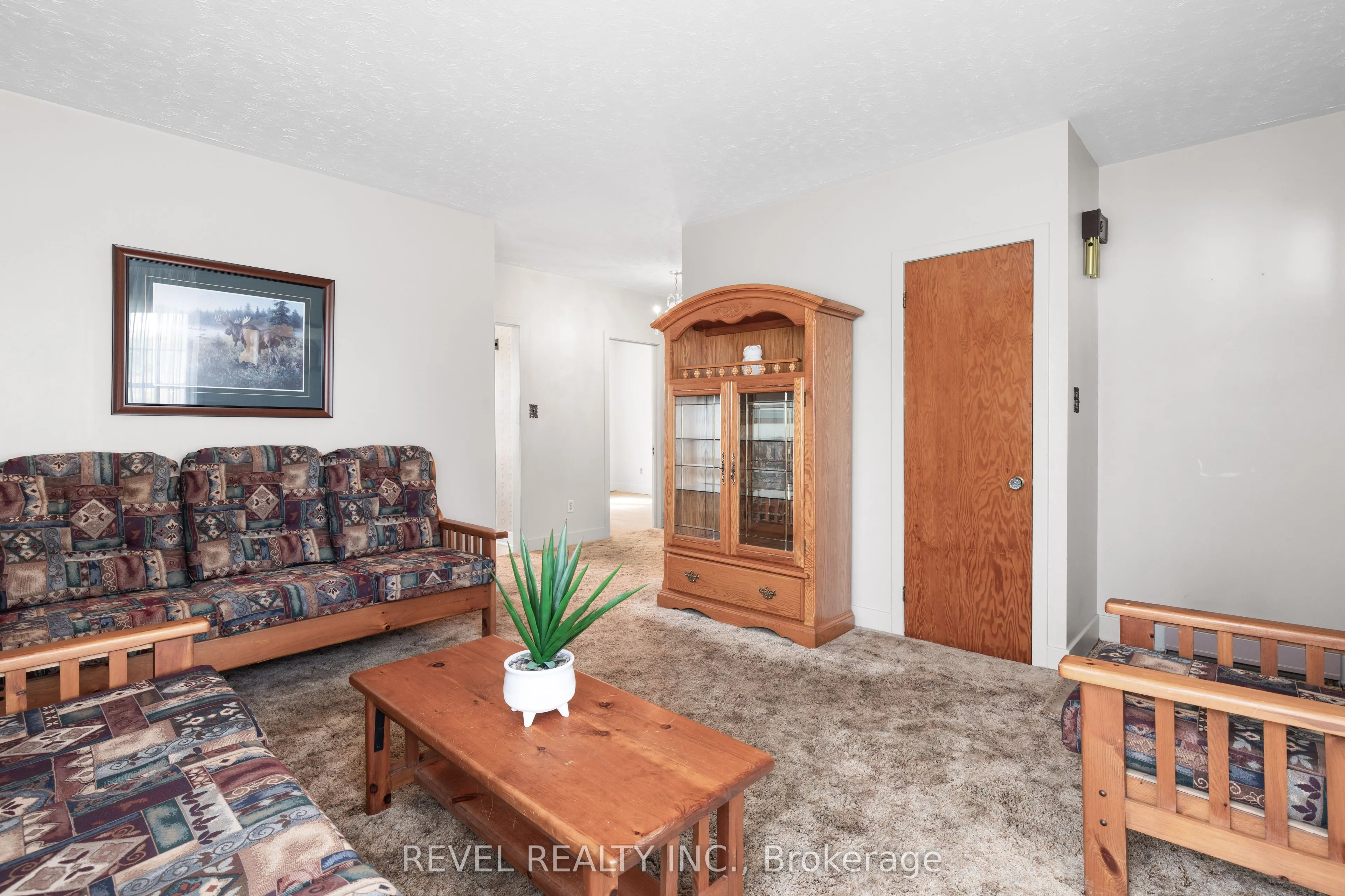 72 King Street W